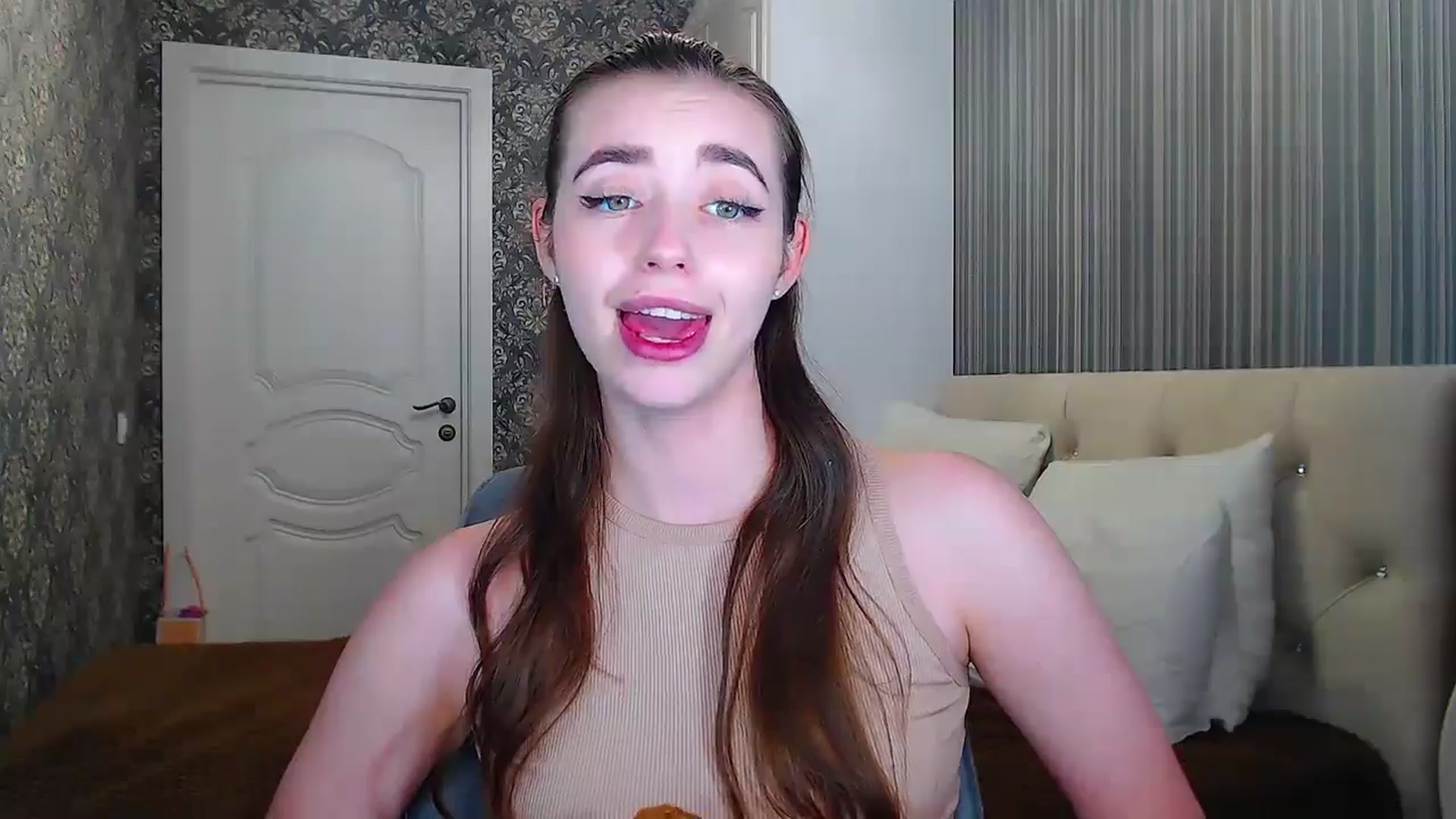 Gallery image thumbnail from EmeraldLilyyy's myfreecams stream on, 06/27/2024, 12:56 image 4 of 20