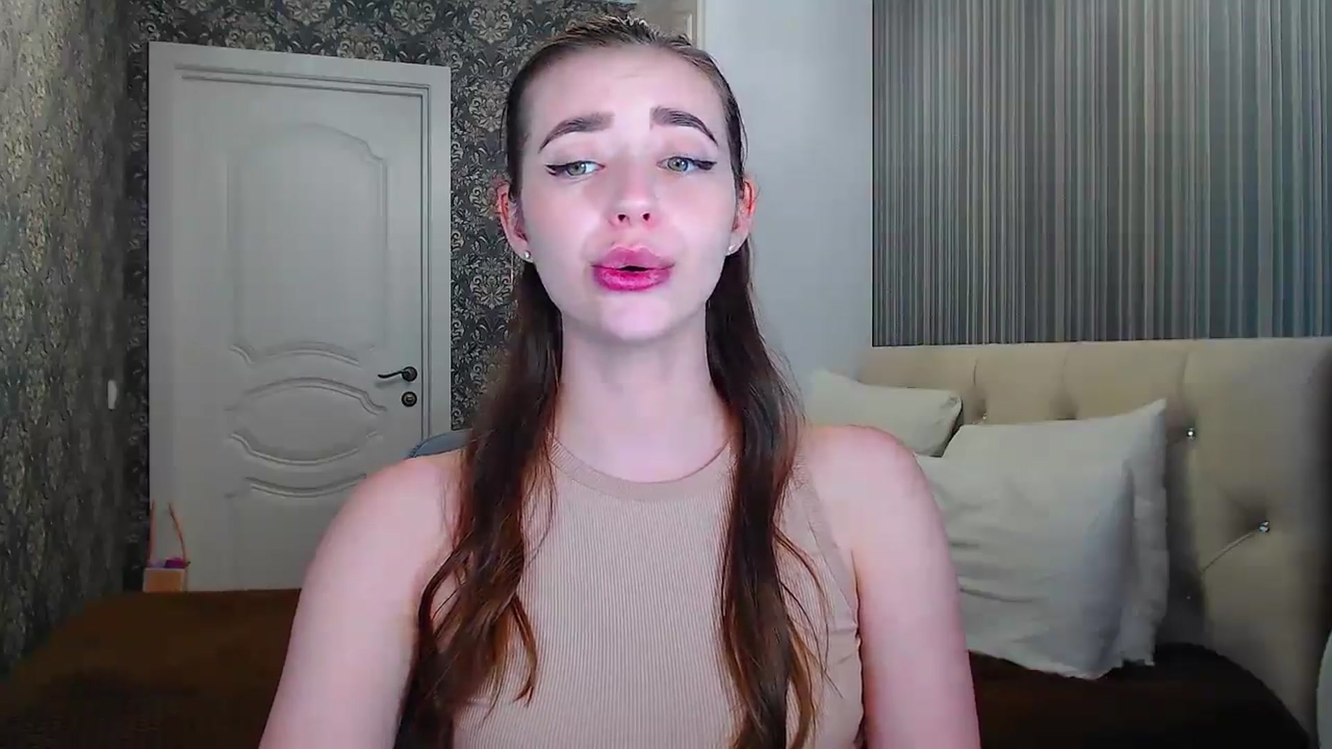 Gallery image thumbnail from EmeraldLilyyy's myfreecams stream on, 06/27/2024, 12:56 image 18 of 20