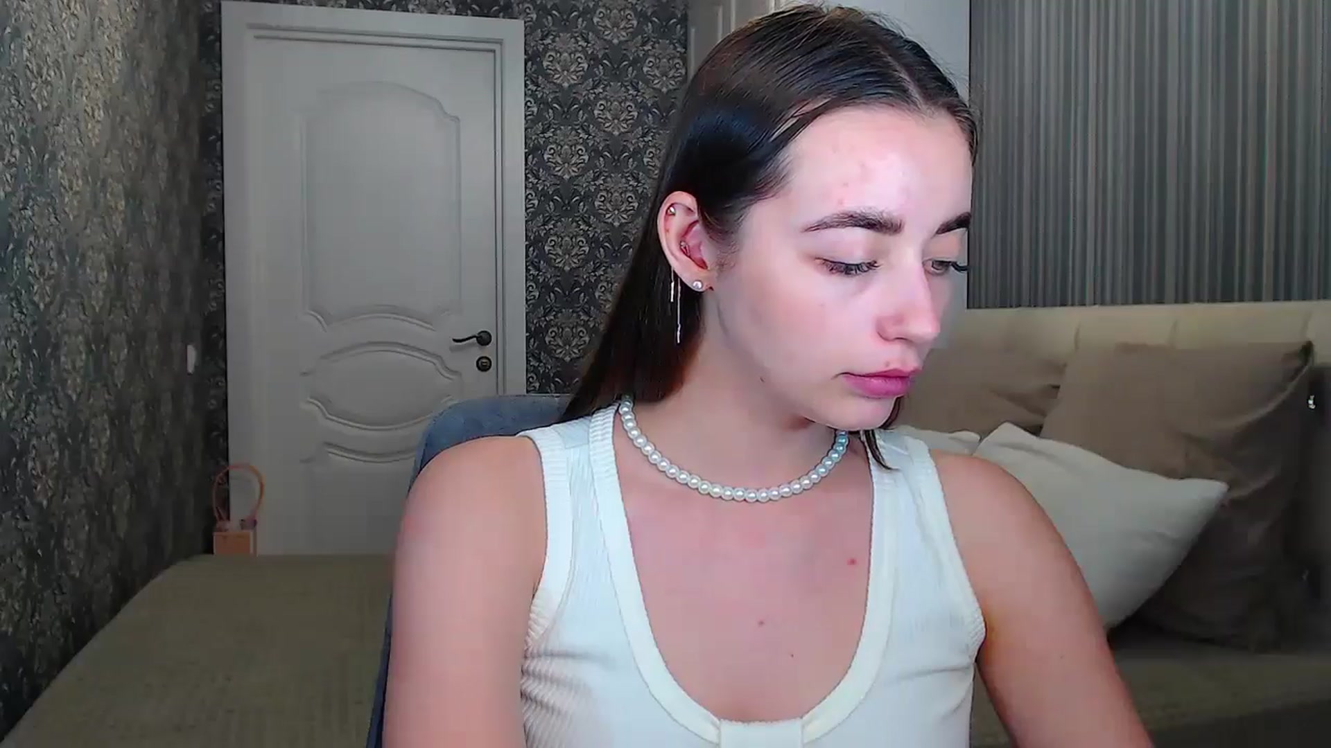 Gallery image thumbnail from EmeraldLilyyy's myfreecams stream on, 06/29/2024, 13:29 image 12 of 20