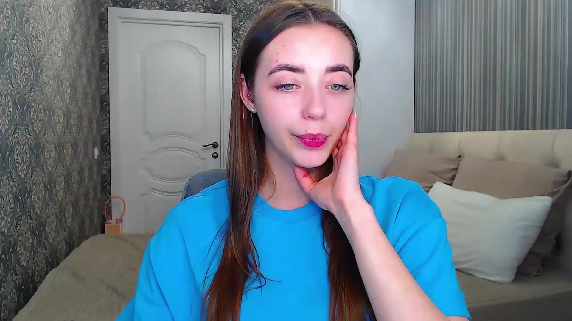 Gallery image thumbnail from EmeraldLilyyy's myfreecams stream on, 06/30/2024, 16:31 image 15 of 20