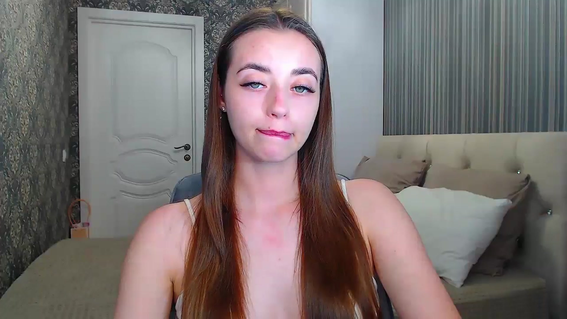 Gallery image thumbnail from EmeraldLilyyy's myfreecams stream on, 07/04/2024, 13:00 image 8 of 20