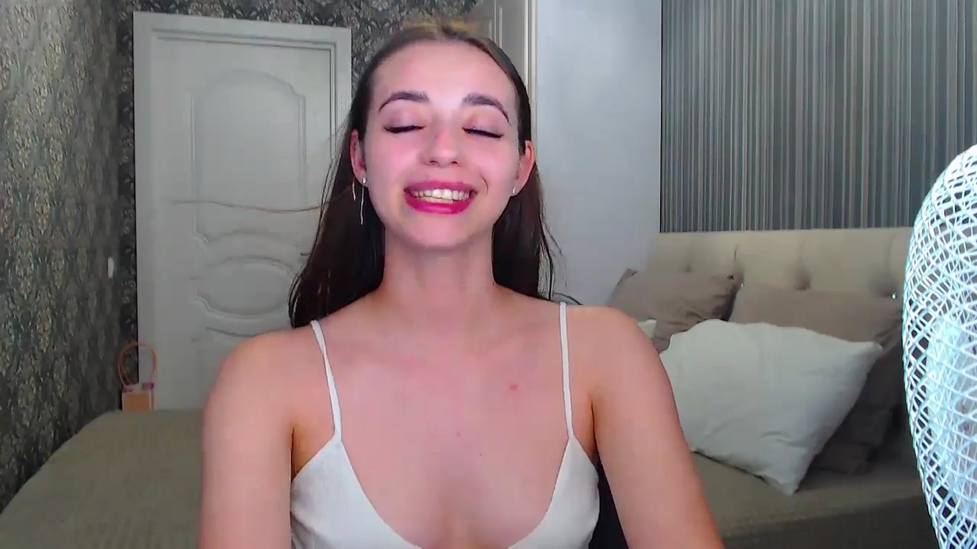 Gallery image thumbnail from EmeraldLilyyy's myfreecams stream on, 07/04/2024, 14:15 image 17 of 20