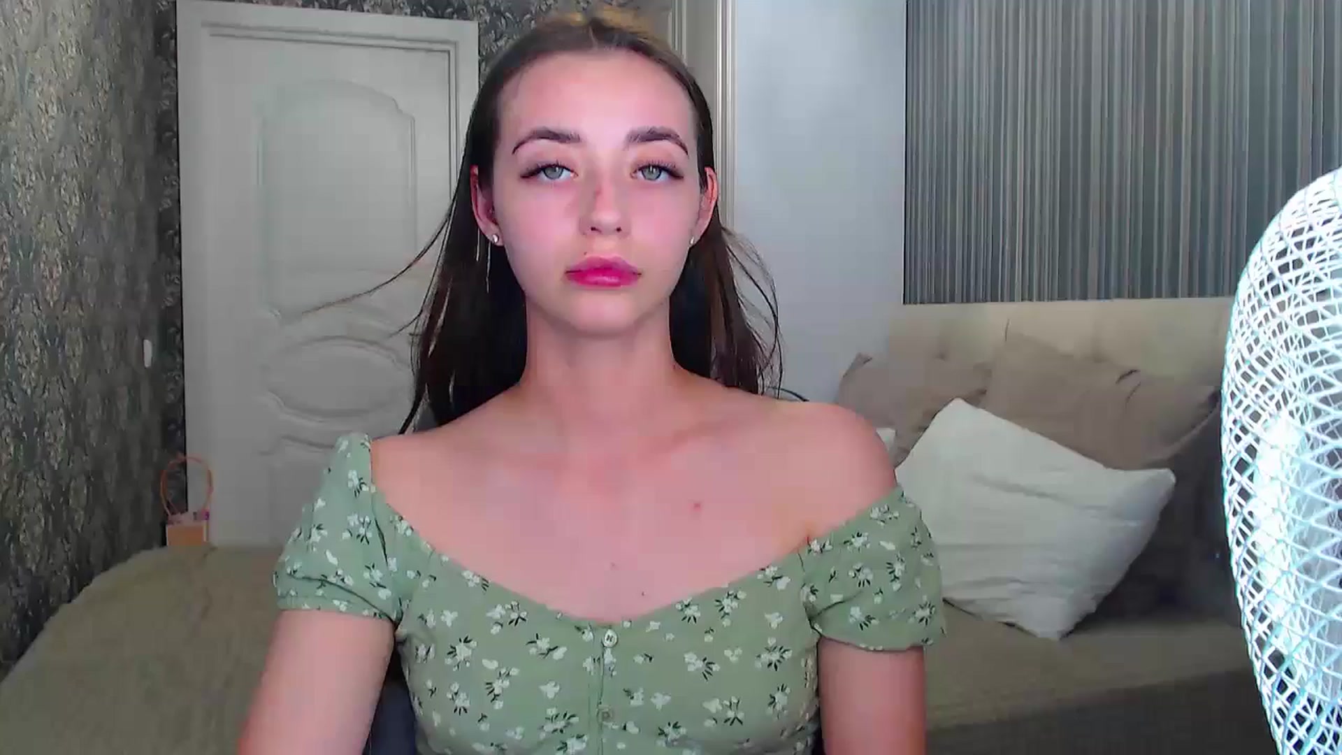 Gallery image thumbnail from EmeraldLilyyy's myfreecams stream on, 07/04/2024, 15:04 image 17 of 20