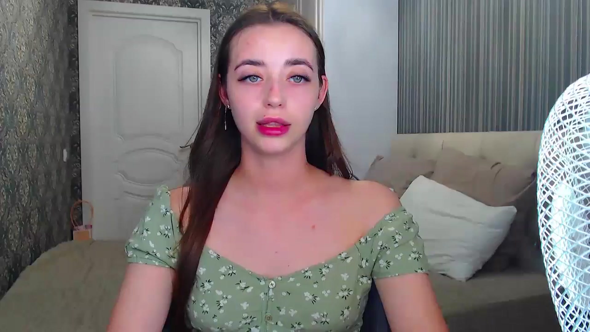 Gallery image thumbnail from EmeraldLilyyy's myfreecams stream on, 07/04/2024, 15:04 image 14 of 20