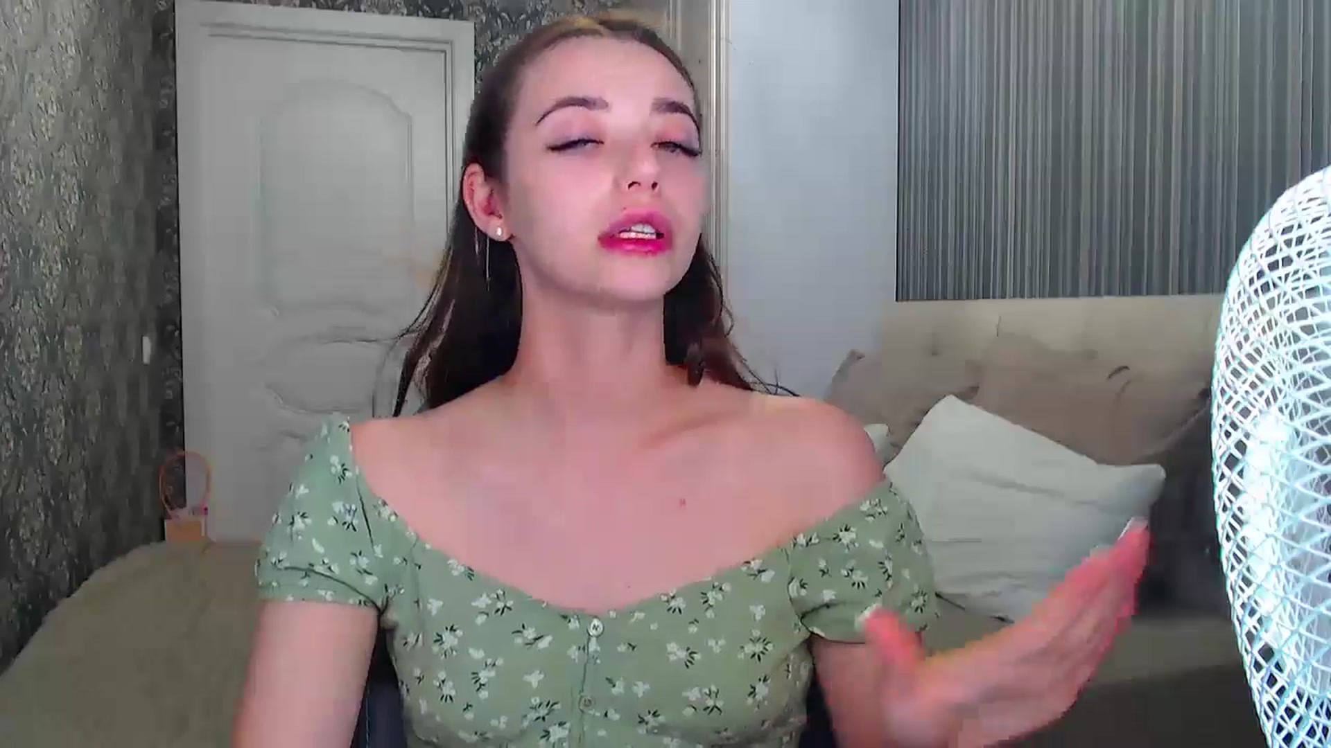 Gallery image thumbnail from EmeraldLilyyy's myfreecams stream on, 07/04/2024, 15:04 image 16 of 20