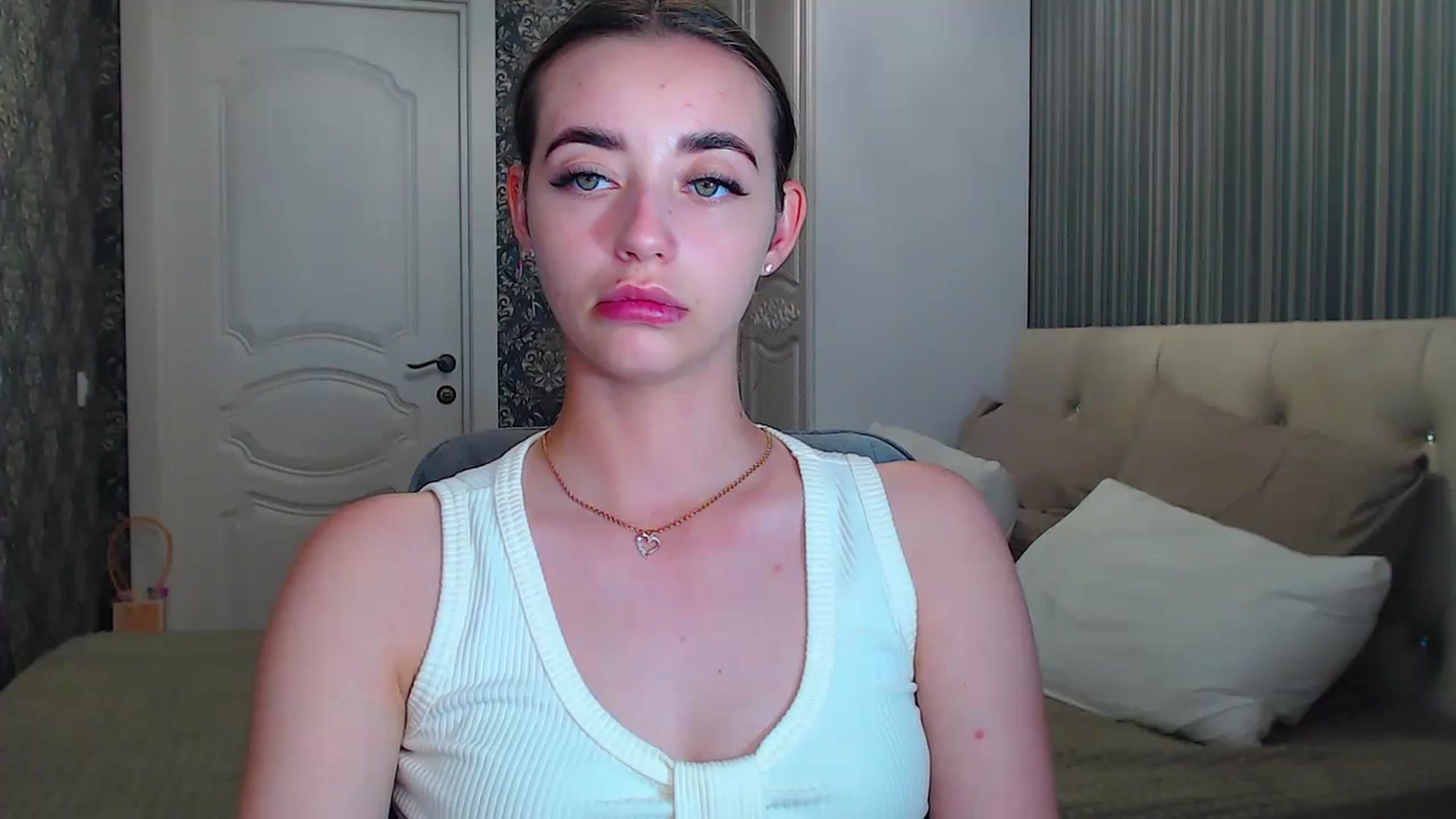 Gallery image thumbnail from EmeraldLilyyy's myfreecams stream on, 07/09/2024, 13:26 image 17 of 20