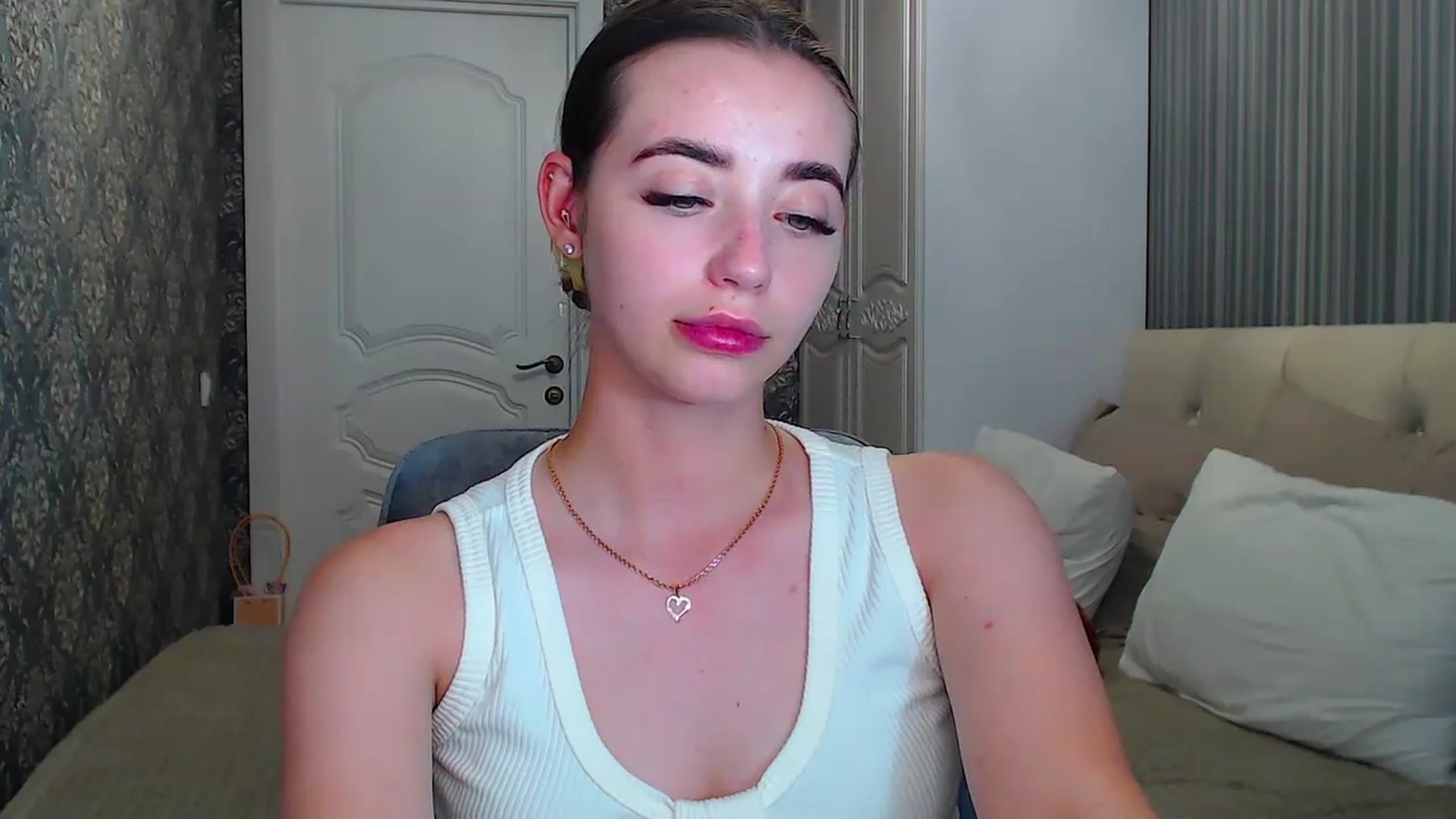 Gallery image thumbnail from EmeraldLilyyy's myfreecams stream on, 07/09/2024, 16:07 image 12 of 20