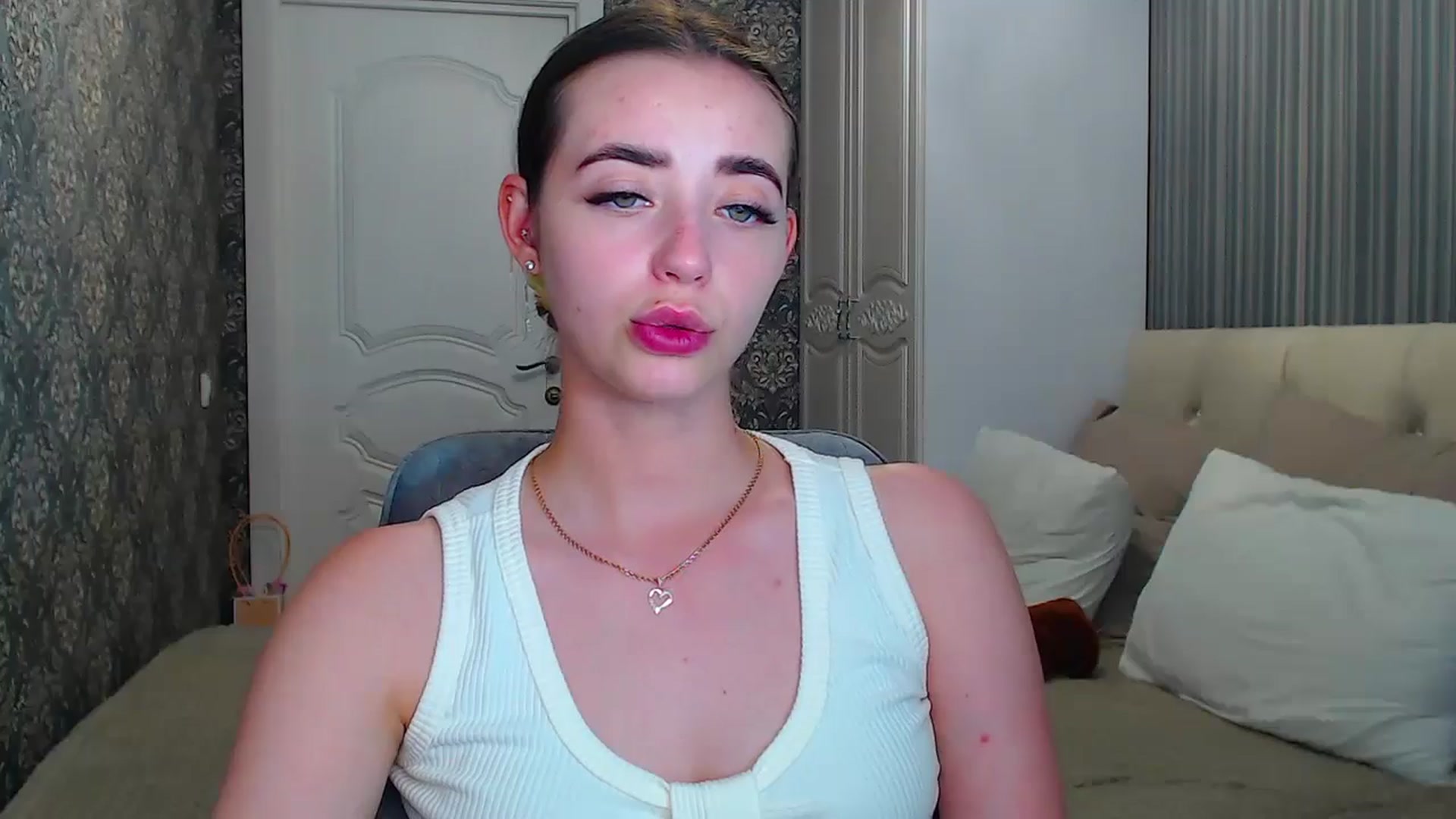 Gallery image thumbnail from EmeraldLilyyy's myfreecams stream on, 07/09/2024, 16:07 image 14 of 20
