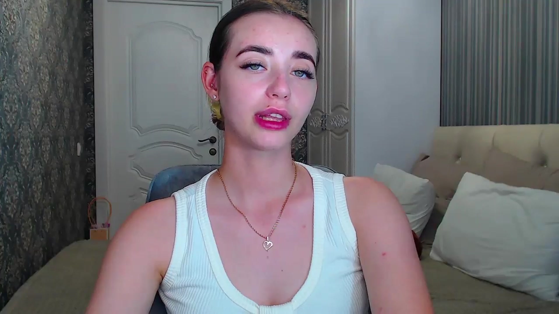 Gallery image thumbnail from EmeraldLilyyy's myfreecams stream on, 07/09/2024, 16:07 image 16 of 20