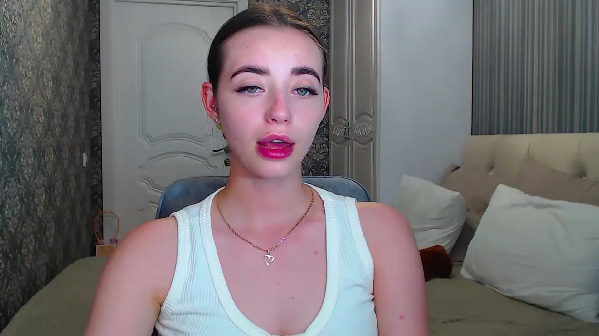 Gallery image thumbnail from EmeraldLilyyy's myfreecams stream on, 07/09/2024, 16:07 image 15 of 20