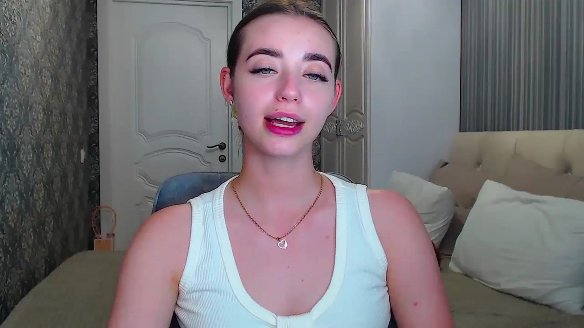 Gallery image thumbnail from EmeraldLilyyy's myfreecams stream on, 07/09/2024, 16:07 image 9 of 20