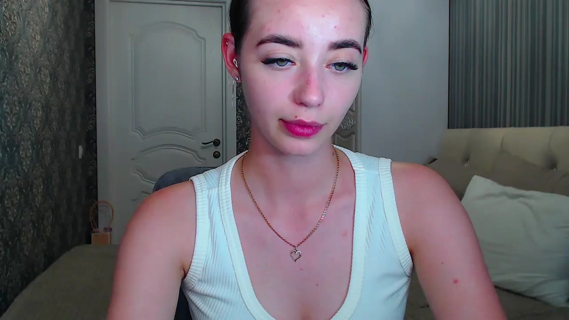 Gallery image thumbnail from EmeraldLilyyy's myfreecams stream on, 07/09/2024, 16:07 image 17 of 20