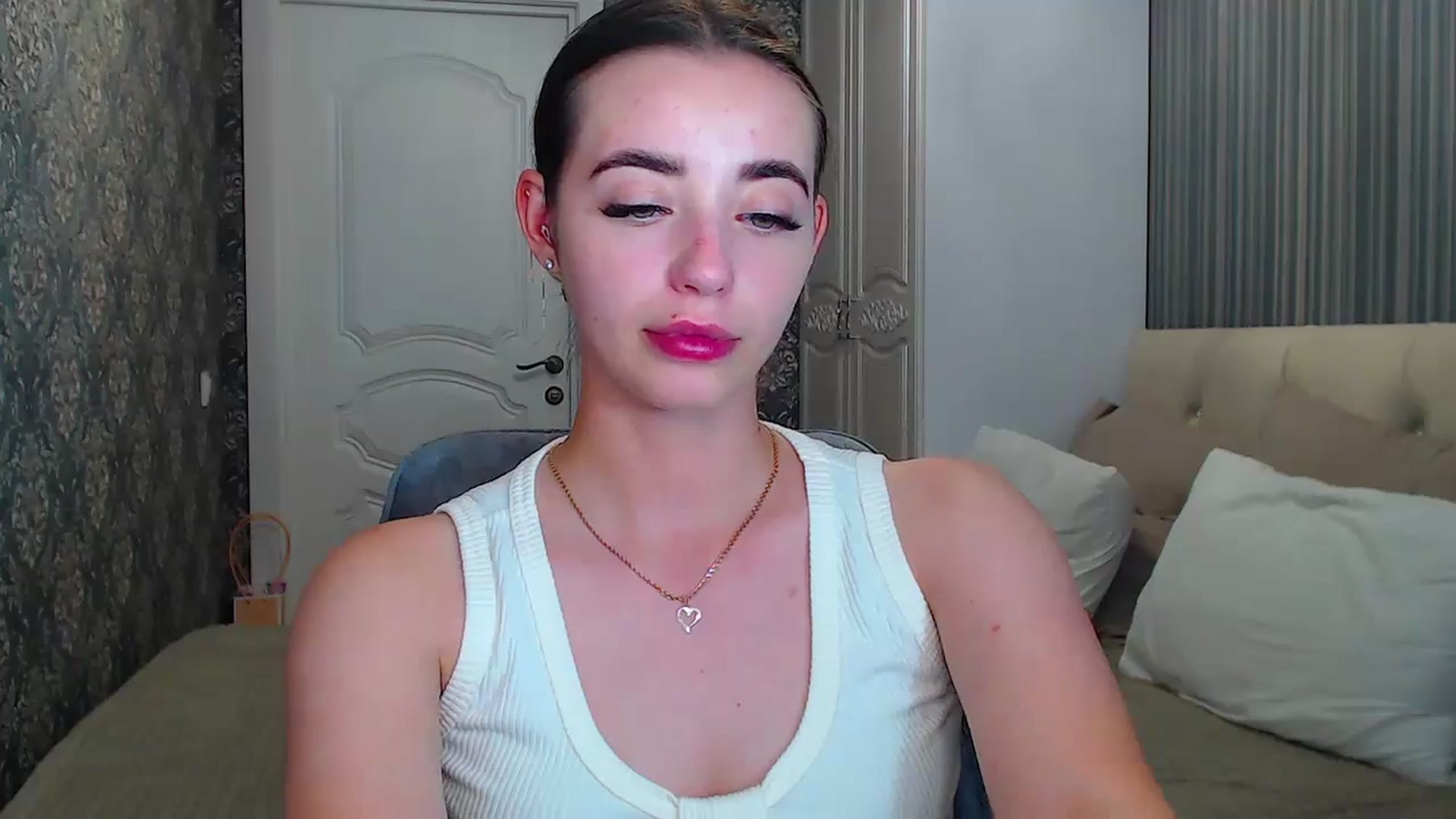 Gallery image thumbnail from EmeraldLilyyy's myfreecams stream on, 07/09/2024, 16:07 image 10 of 20