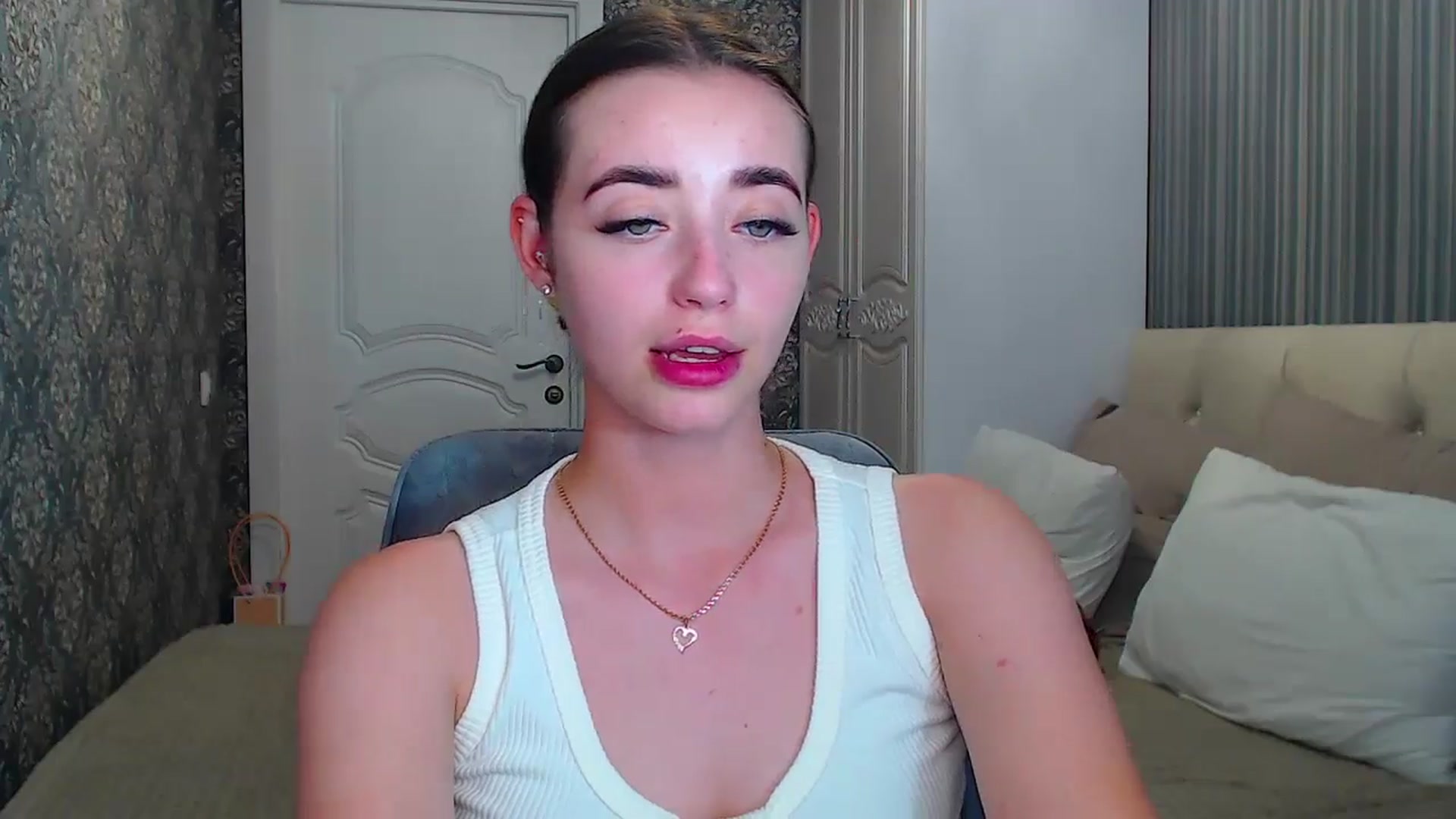 Gallery image thumbnail from EmeraldLilyyy's myfreecams stream on, 07/09/2024, 16:07 image 4 of 20
