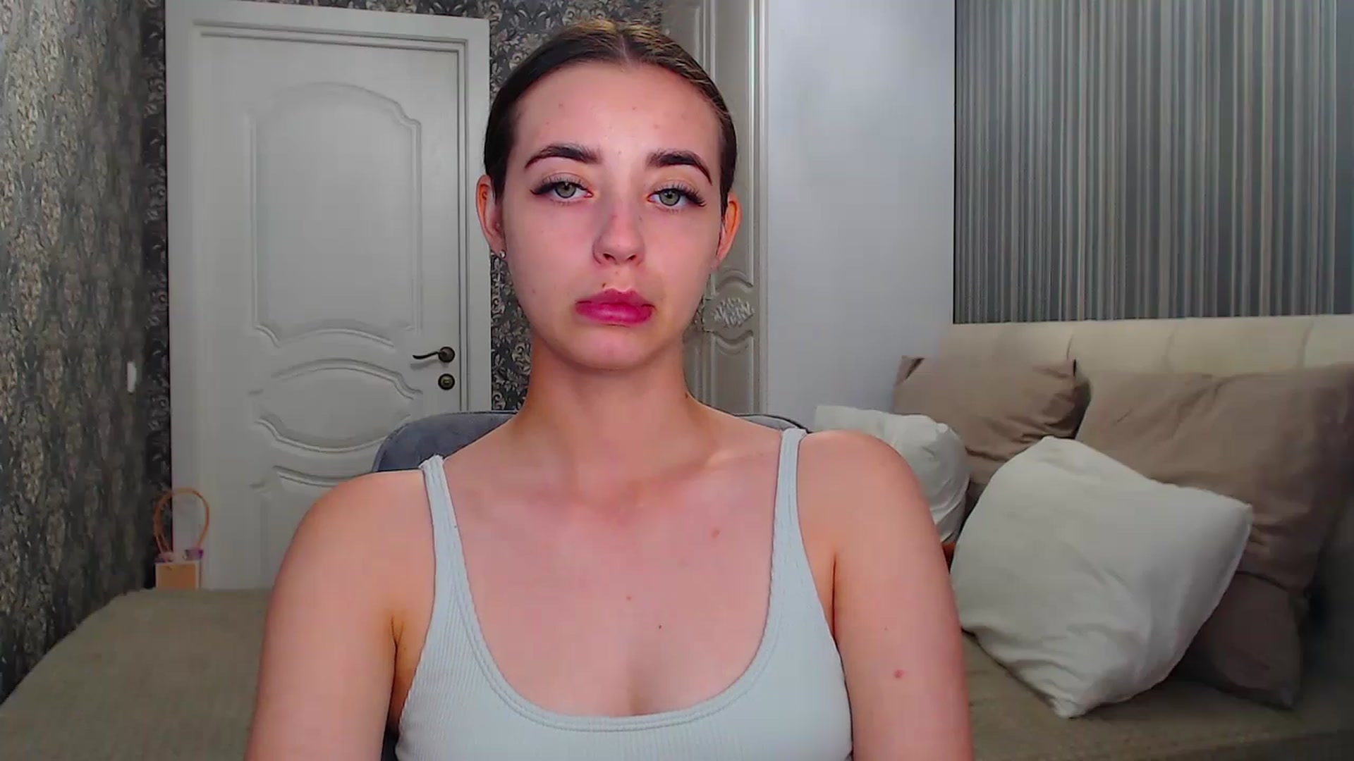 Gallery image thumbnail from EmeraldLilyyy's myfreecams stream on, 07/10/2024, 12:35 image 17 of 20
