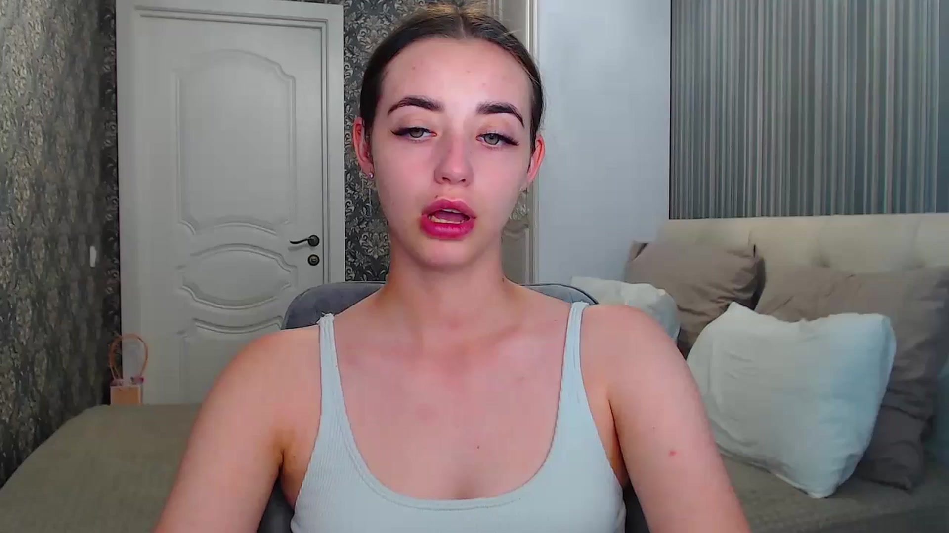 Gallery image thumbnail from EmeraldLilyyy's myfreecams stream on, 07/10/2024, 16:05 image 8 of 20