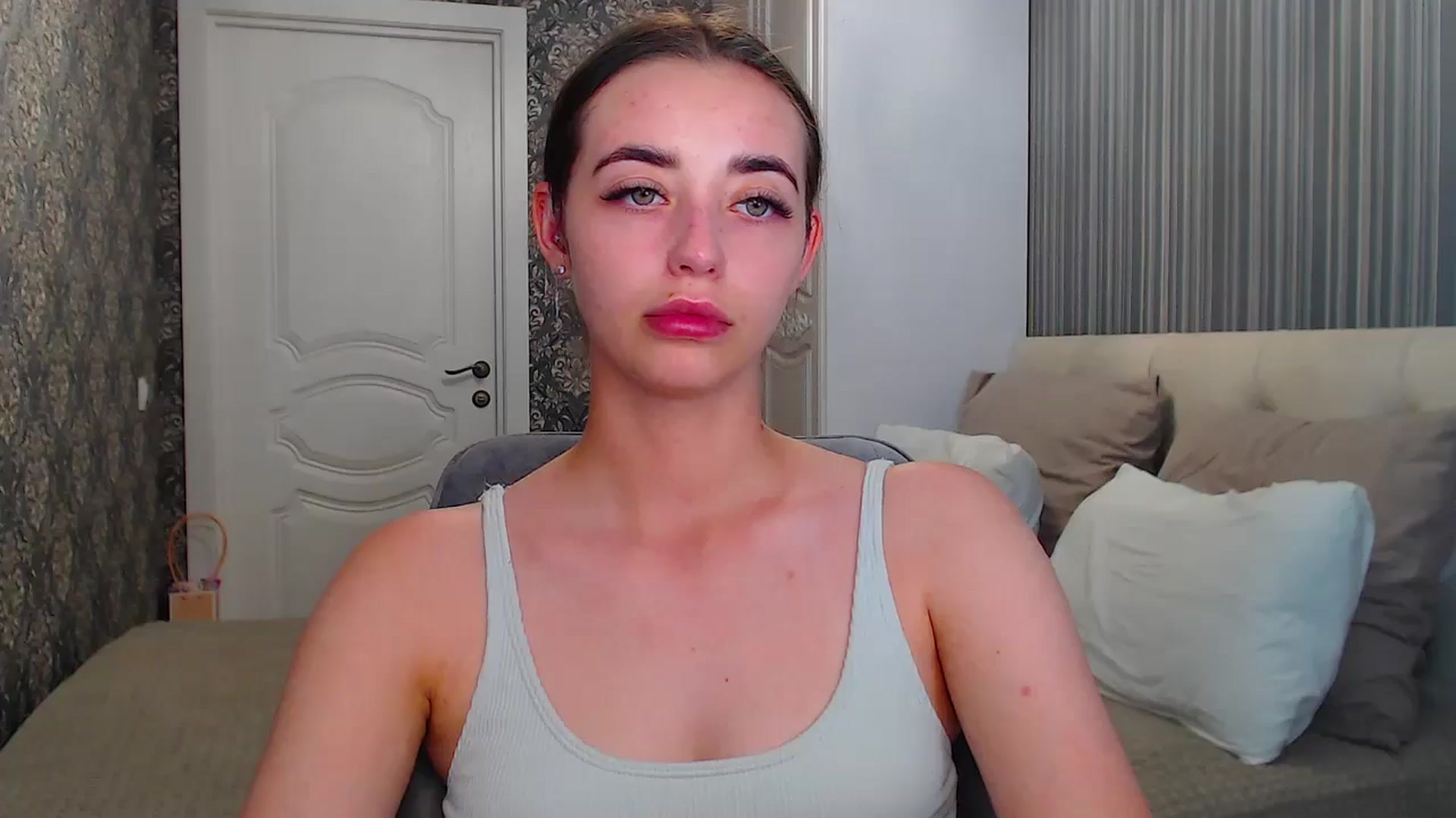 Gallery image thumbnail from EmeraldLilyyy's myfreecams stream on, 07/10/2024, 16:05 image 13 of 20
