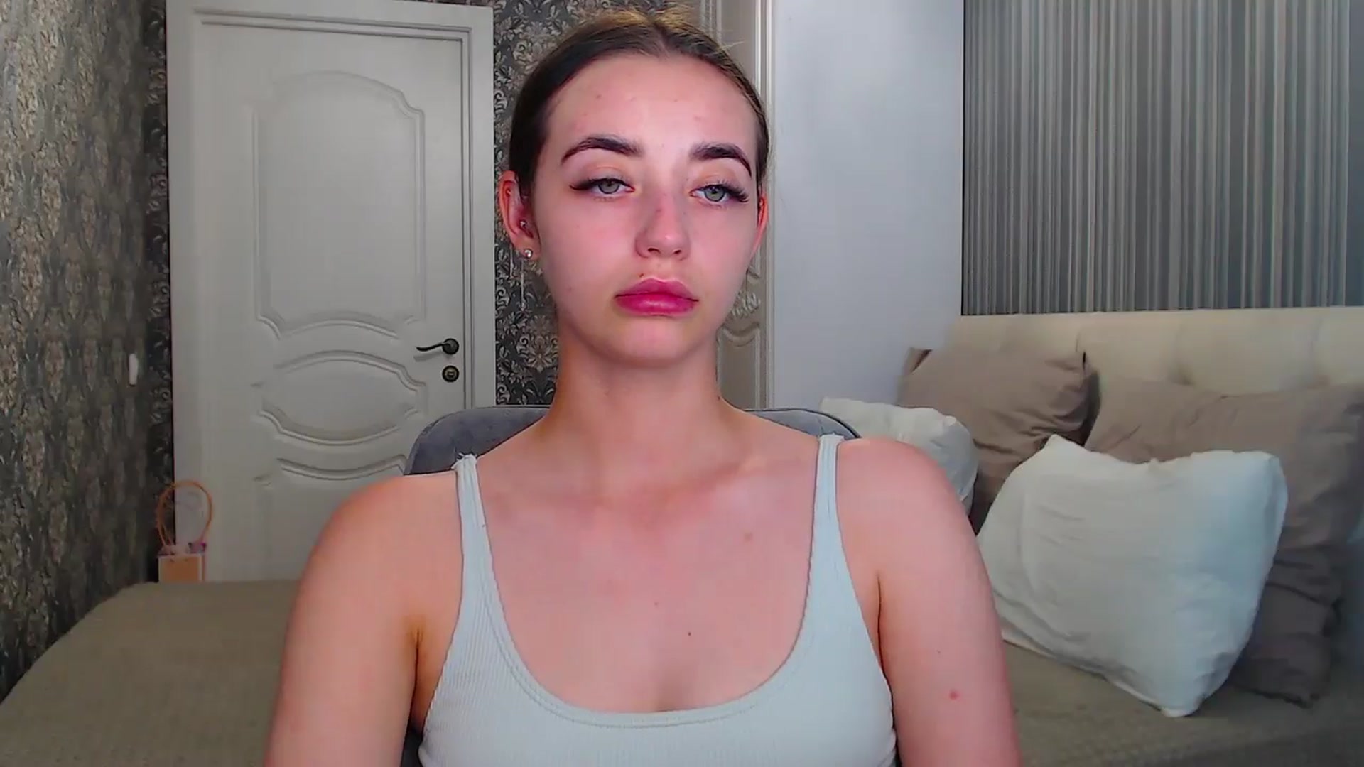 Gallery image thumbnail from EmeraldLilyyy's myfreecams stream on, 07/10/2024, 16:05 image 14 of 20