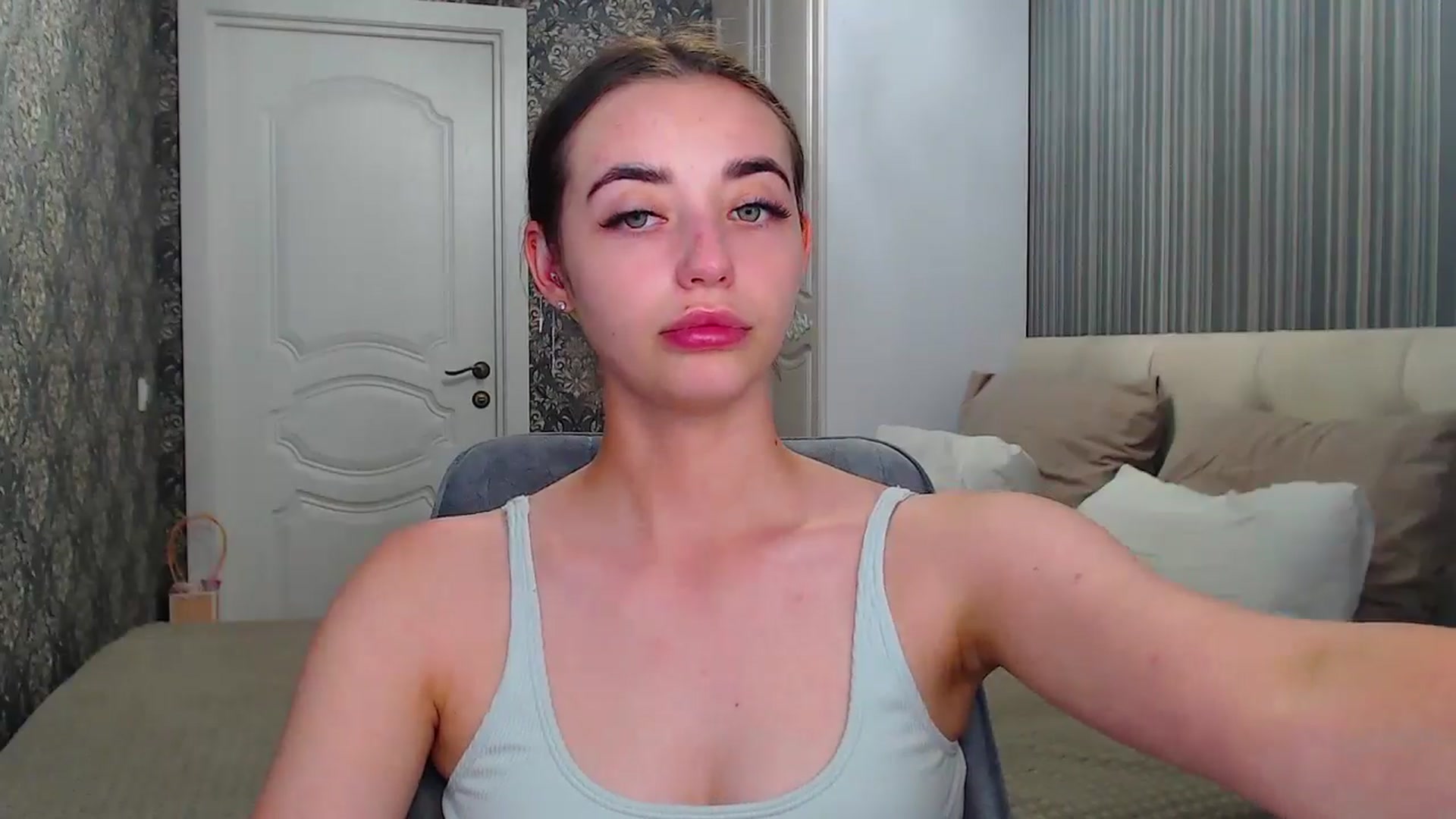 Gallery image thumbnail from EmeraldLilyyy's myfreecams stream on, 07/10/2024, 16:05 image 3 of 20