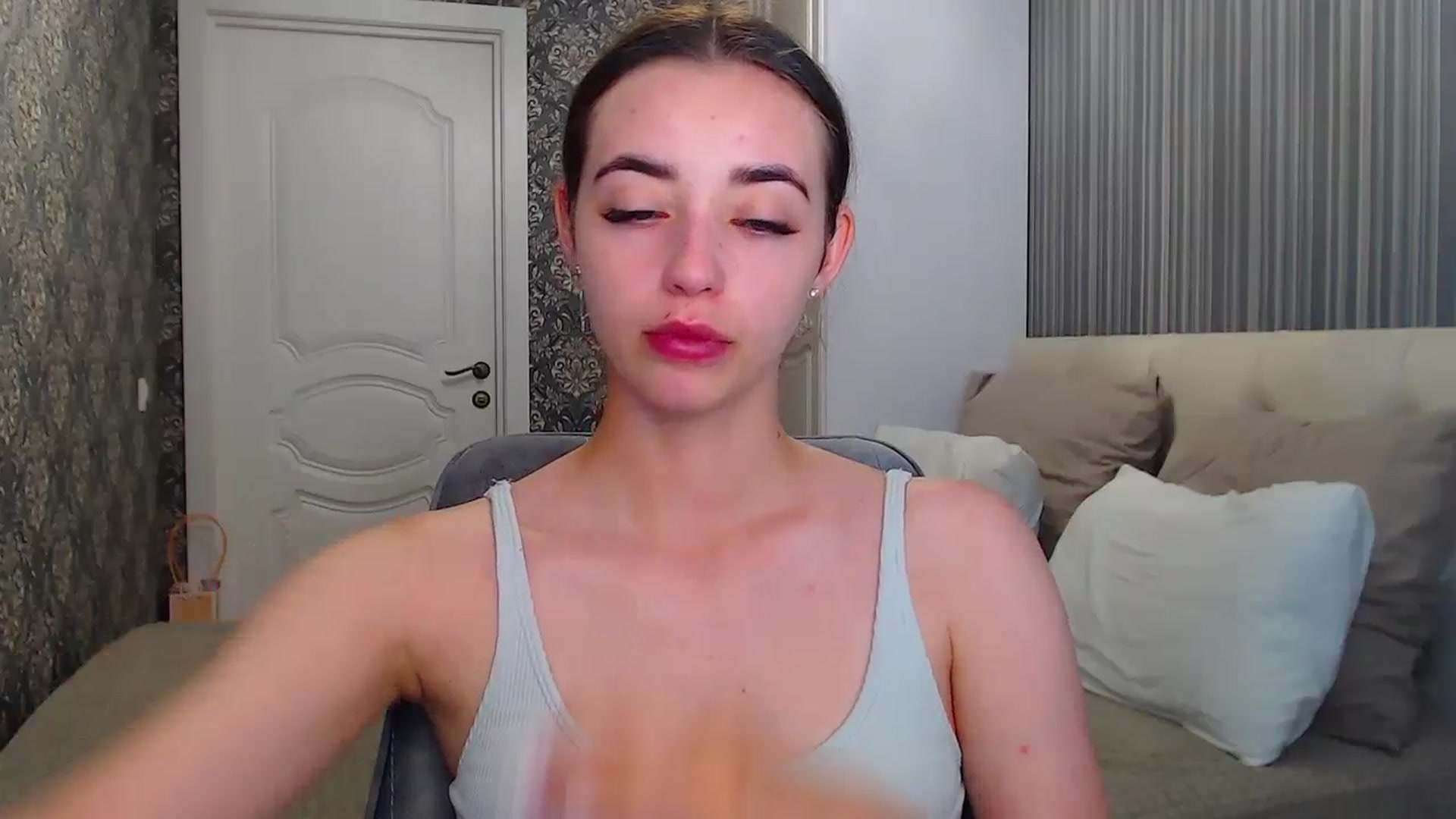 Gallery image thumbnail from EmeraldLilyyy's myfreecams stream on, 07/10/2024, 16:05 image 10 of 20
