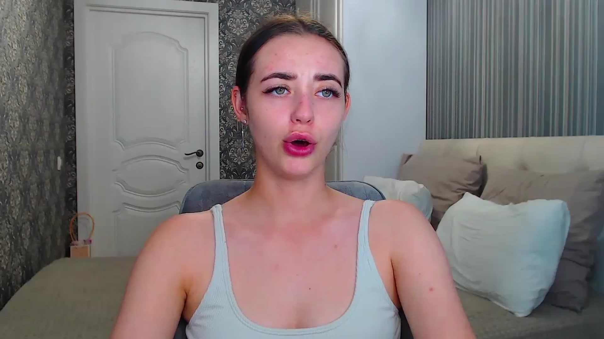 Gallery image thumbnail from EmeraldLilyyy's myfreecams stream on, 07/10/2024, 16:05 image 5 of 20