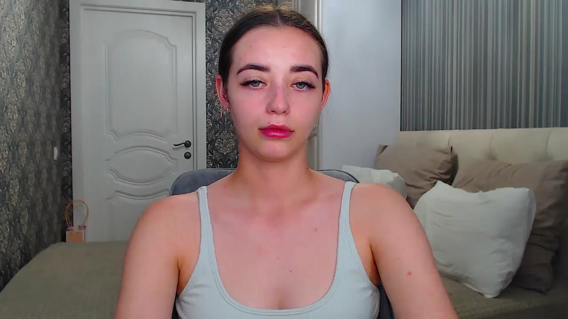 Gallery image thumbnail from EmeraldLilyyy's myfreecams stream on, 07/10/2024, 16:05 image 2 of 20