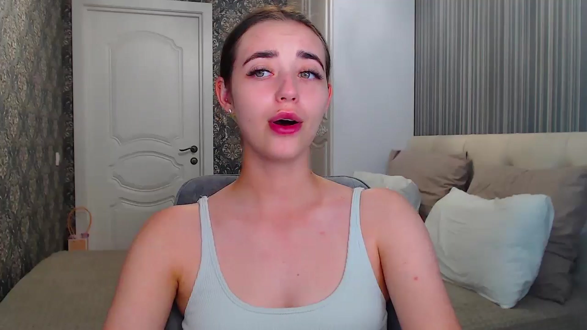 Gallery image thumbnail from EmeraldLilyyy's myfreecams stream on, 07/10/2024, 16:05 image 16 of 20