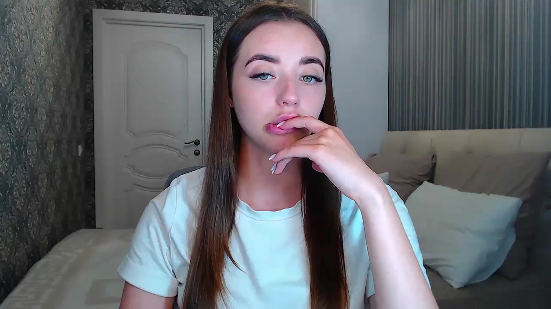 Gallery image thumbnail from EmeraldLilyyy's myfreecams stream on, 07/12/2024, 12:13 image 14 of 20