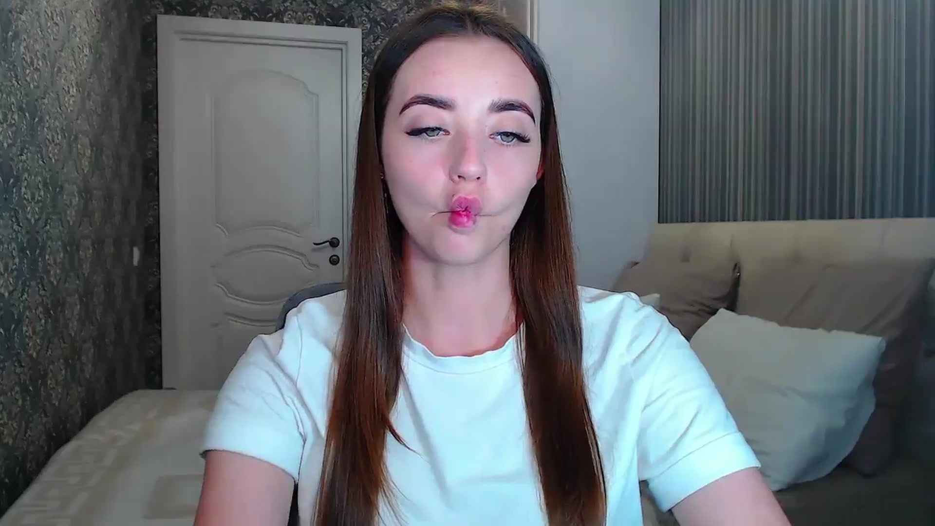 Gallery image thumbnail from EmeraldLilyyy's myfreecams stream on, 07/12/2024, 12:13 image 13 of 20