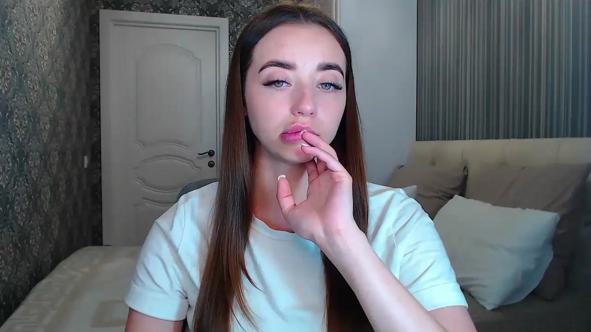 Gallery image thumbnail from EmeraldLilyyy's myfreecams stream on, 07/12/2024, 12:13 image 16 of 20