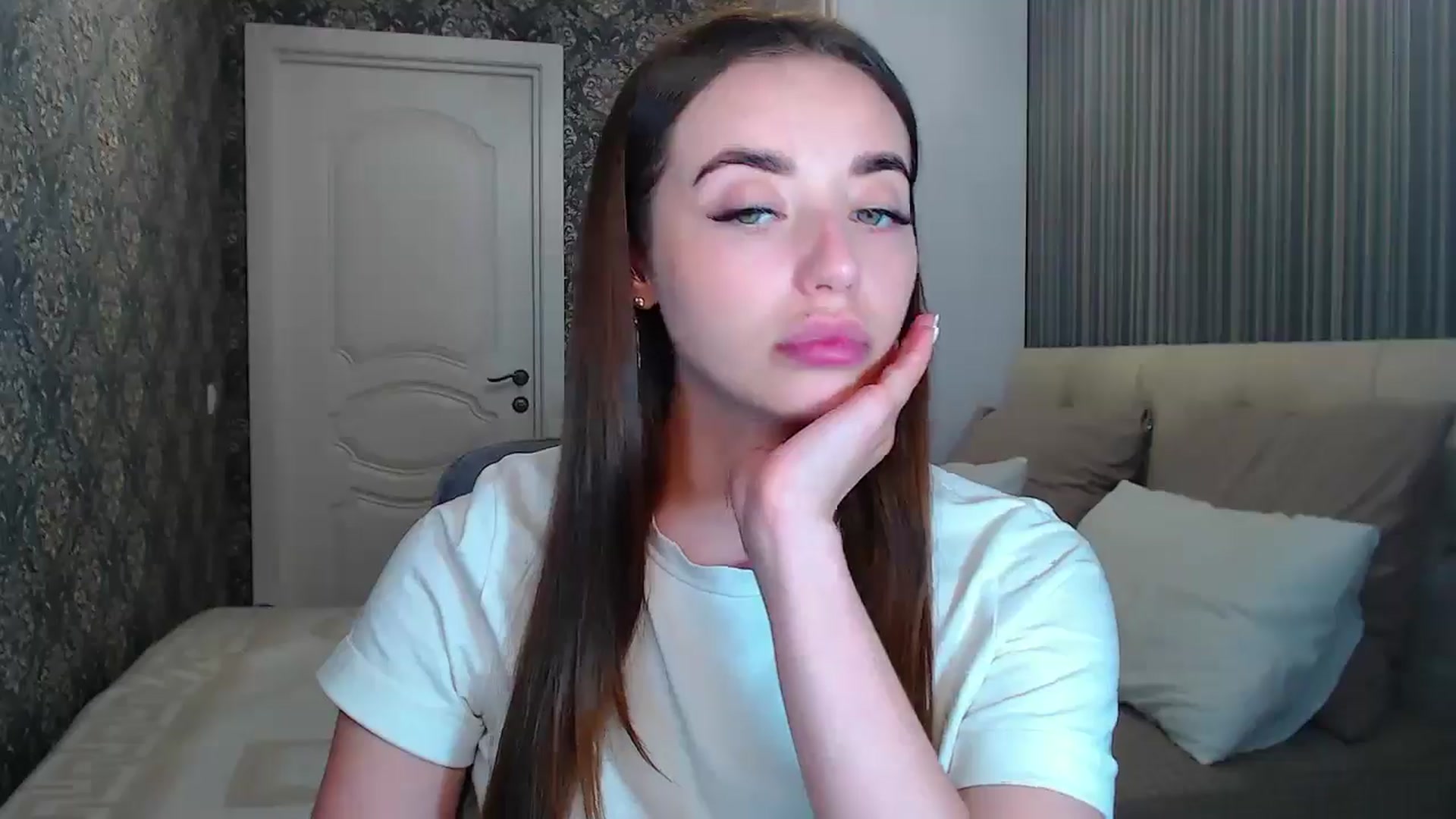 Gallery image thumbnail from EmeraldLilyyy's myfreecams stream on, 07/12/2024, 12:13 image 12 of 20