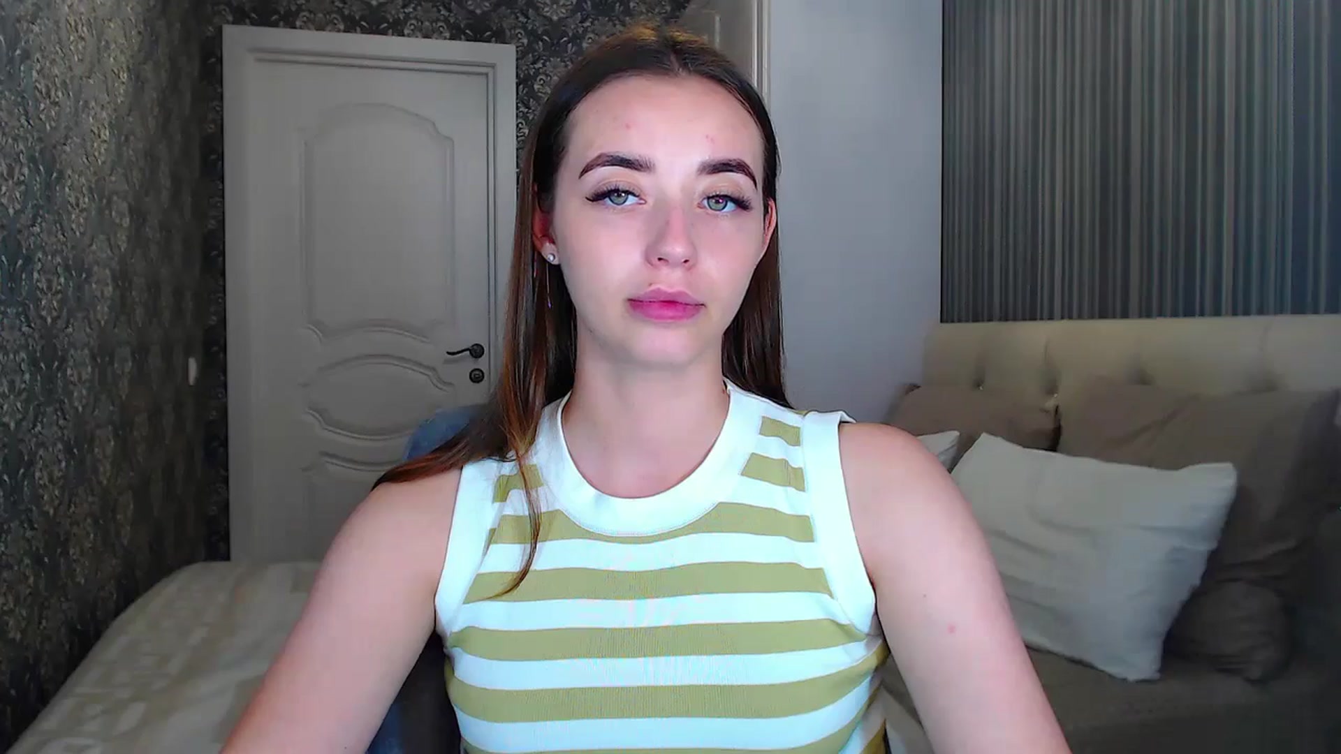 Gallery image thumbnail from EmeraldLilyyy's myfreecams stream on, 07/13/2024, 10:22 image 12 of 20