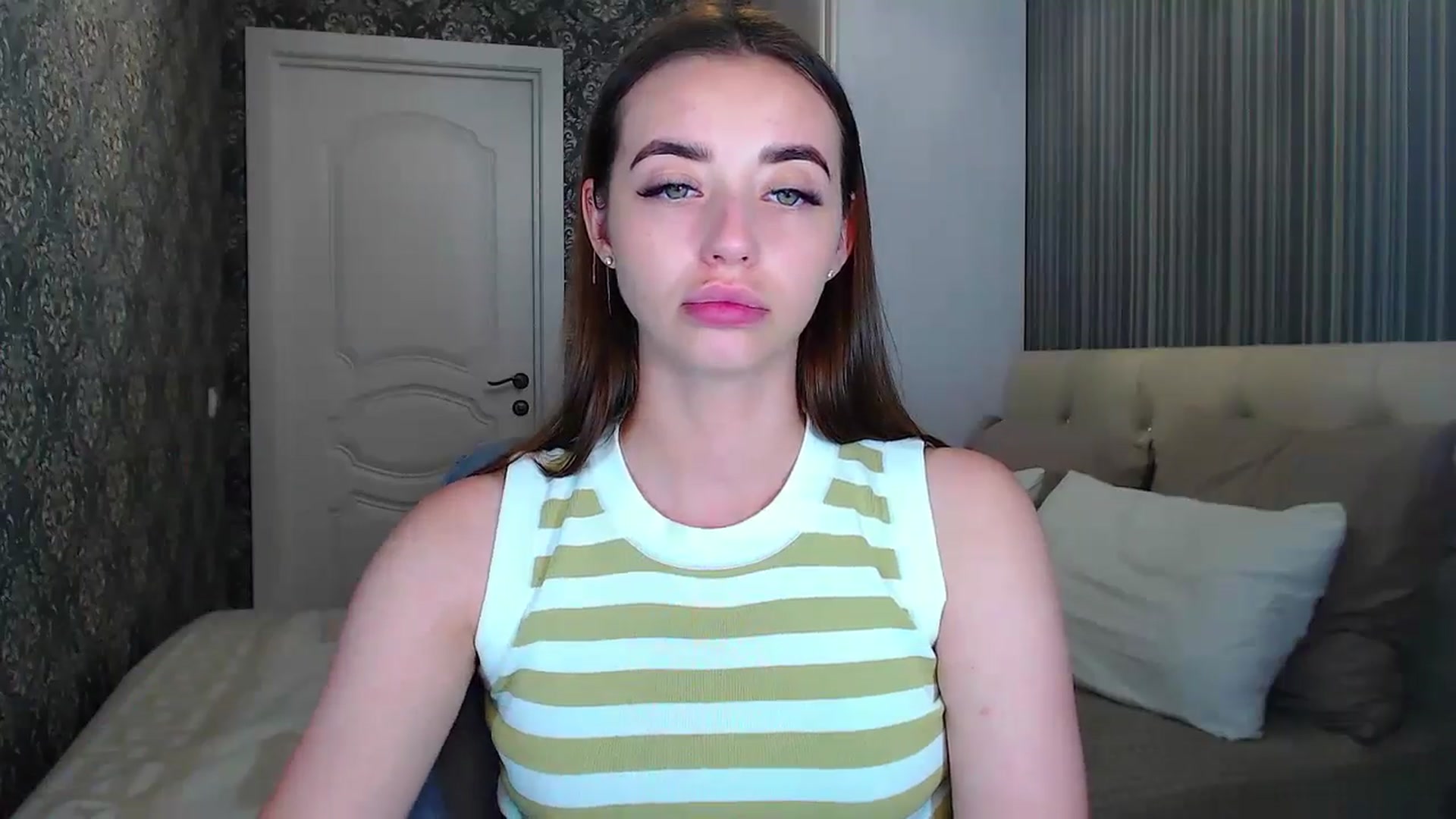 Gallery image thumbnail from EmeraldLilyyy's myfreecams stream on, 07/13/2024, 10:22 image 3 of 20