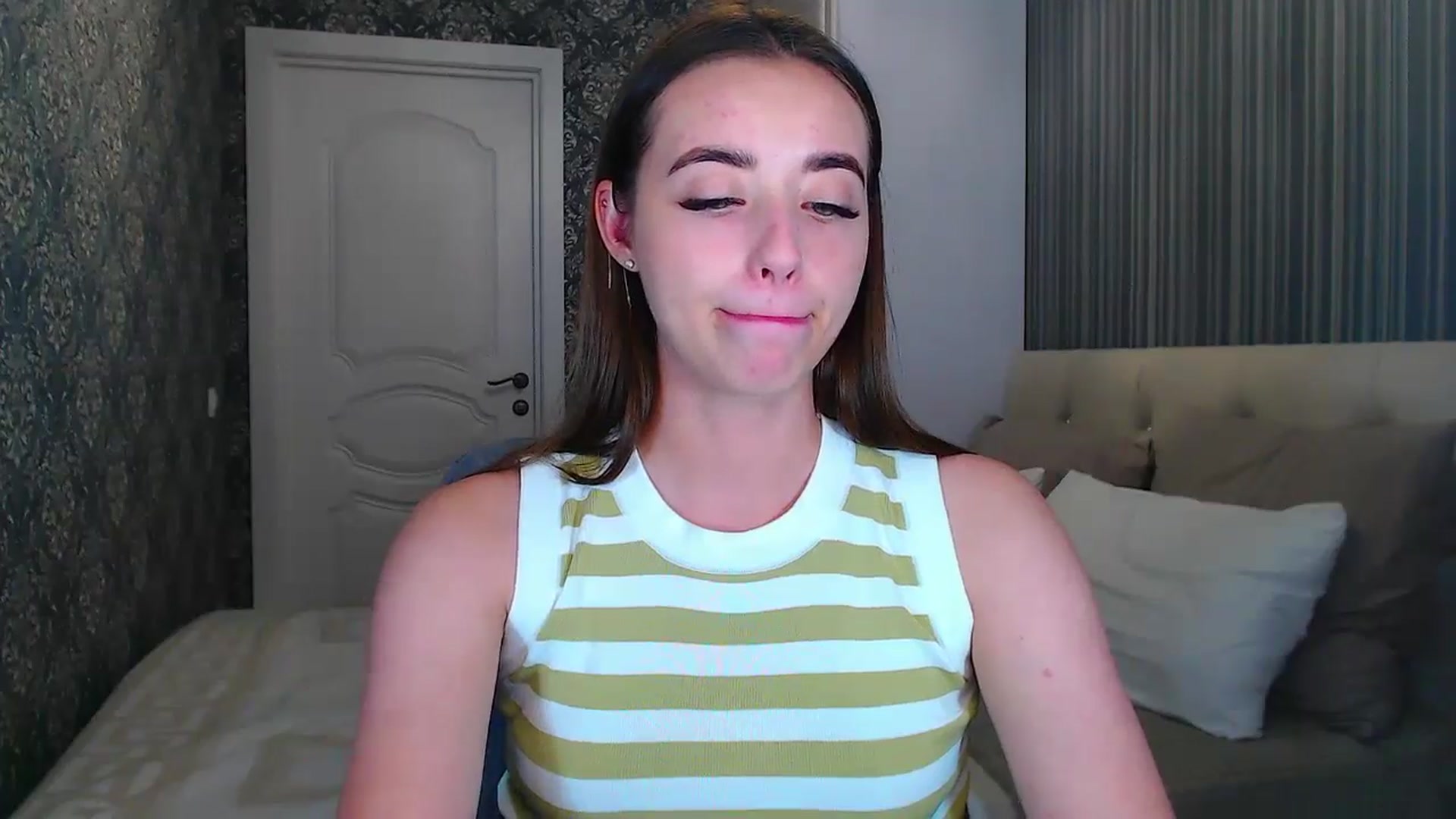 Gallery image thumbnail from EmeraldLilyyy's myfreecams stream on, 07/13/2024, 10:22 image 4 of 20