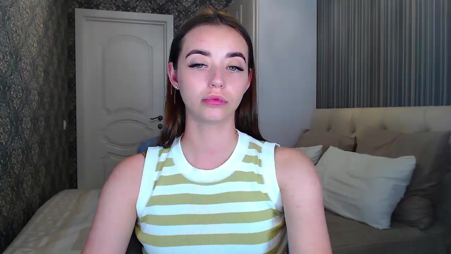 Gallery image thumbnail from EmeraldLilyyy's myfreecams stream on, 07/13/2024, 10:22 image 18 of 20