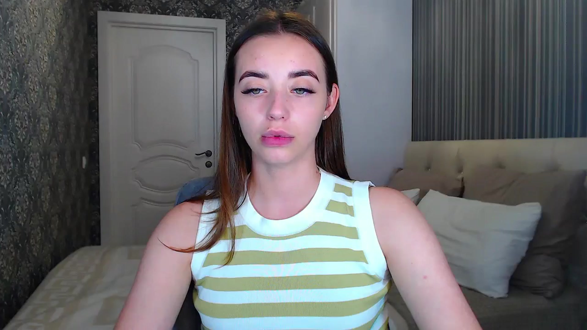 Gallery image thumbnail from EmeraldLilyyy's myfreecams stream on, 07/13/2024, 10:22 image 13 of 20