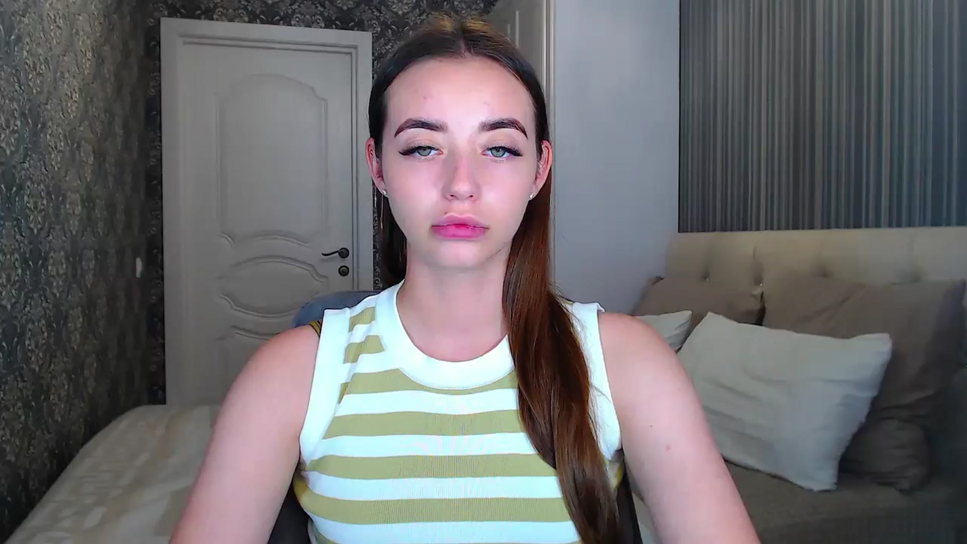 Gallery image thumbnail from EmeraldLilyyy's myfreecams stream on, 07/13/2024, 10:22 image 17 of 20