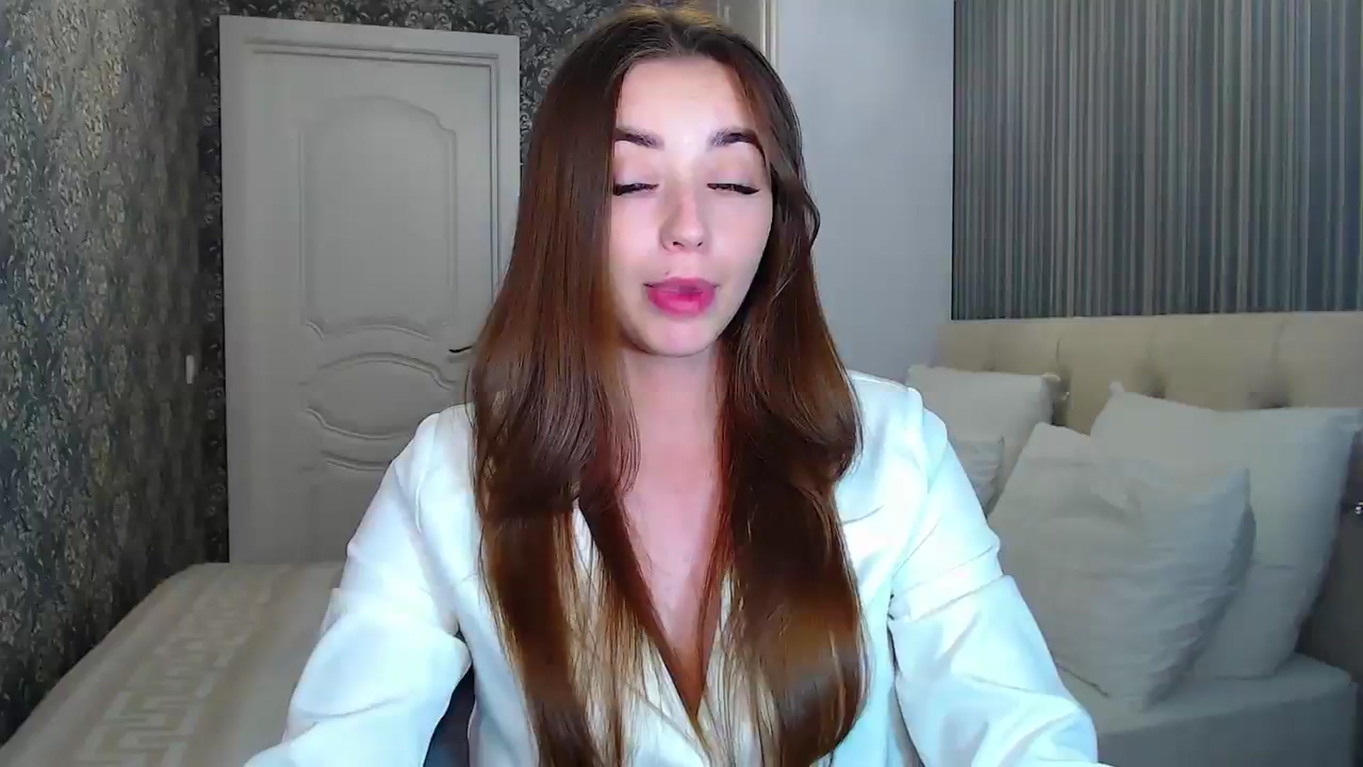 Gallery image thumbnail from EmeraldLilyyy's myfreecams stream on, 07/14/2024, 13:17 image 2 of 20