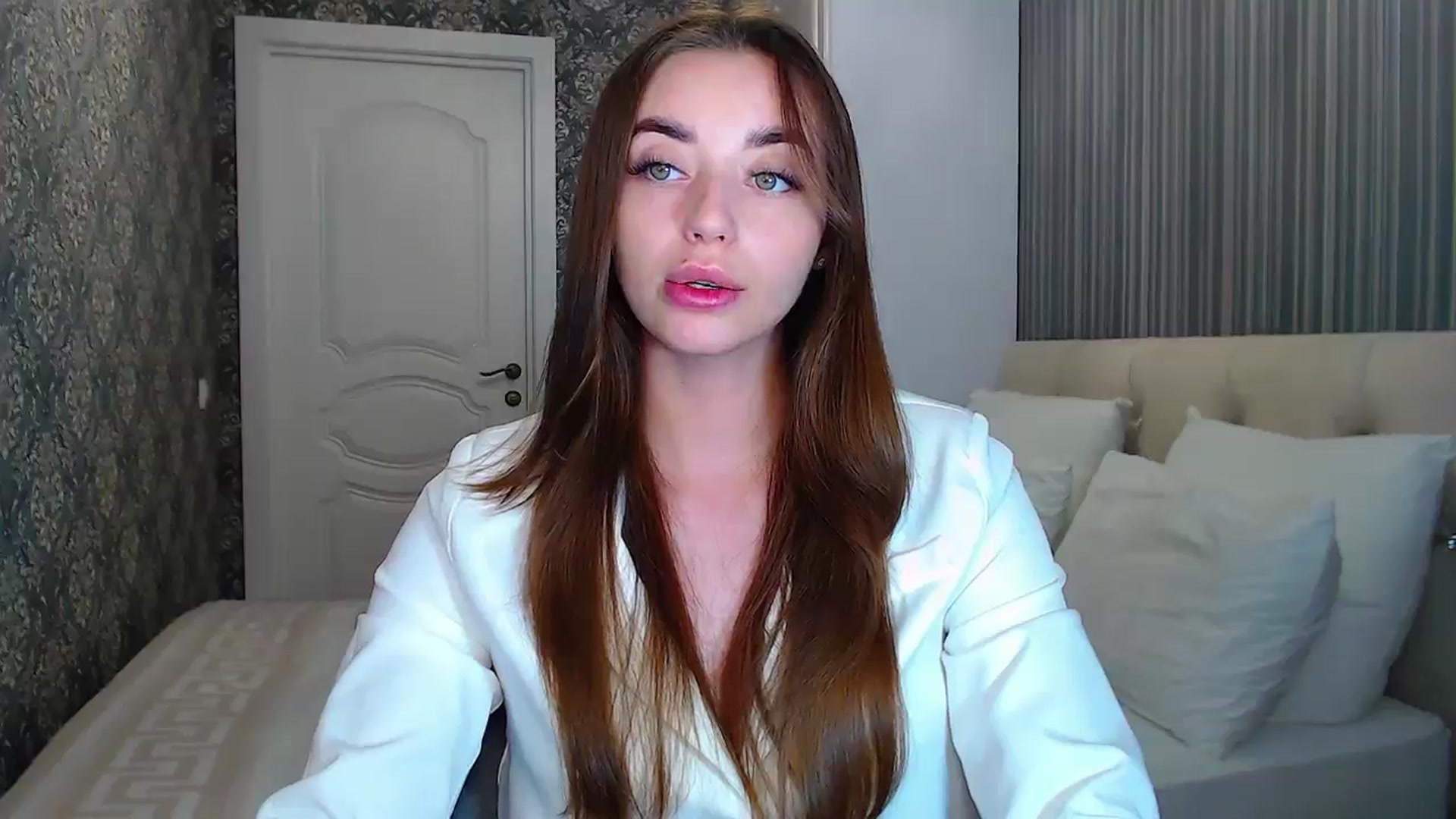 Gallery image thumbnail from EmeraldLilyyy's myfreecams stream on, 07/14/2024, 13:17 image 3 of 20