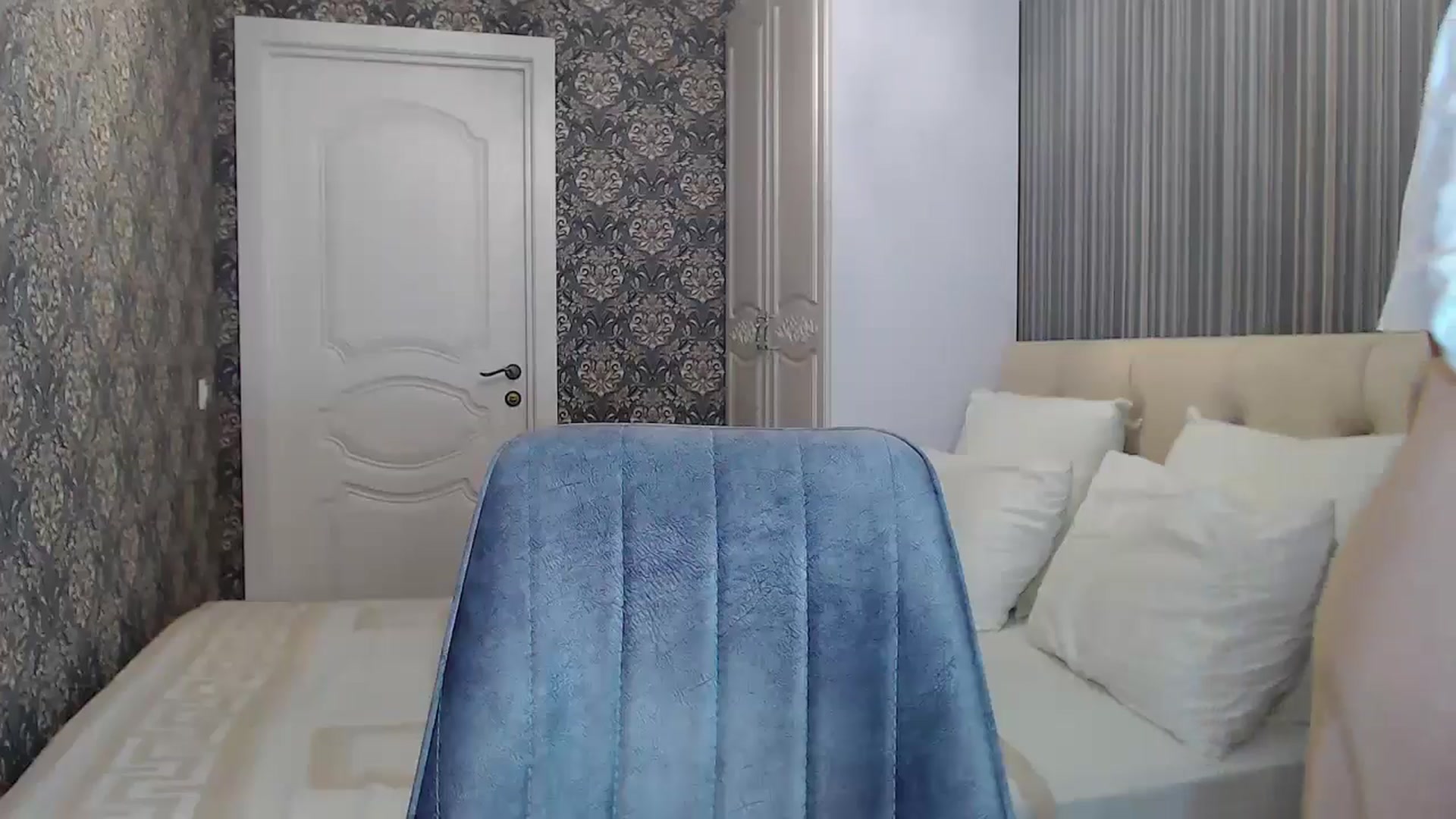Gallery image thumbnail from EmeraldLilyyy's myfreecams stream on, 07/14/2024, 13:17 image 4 of 20