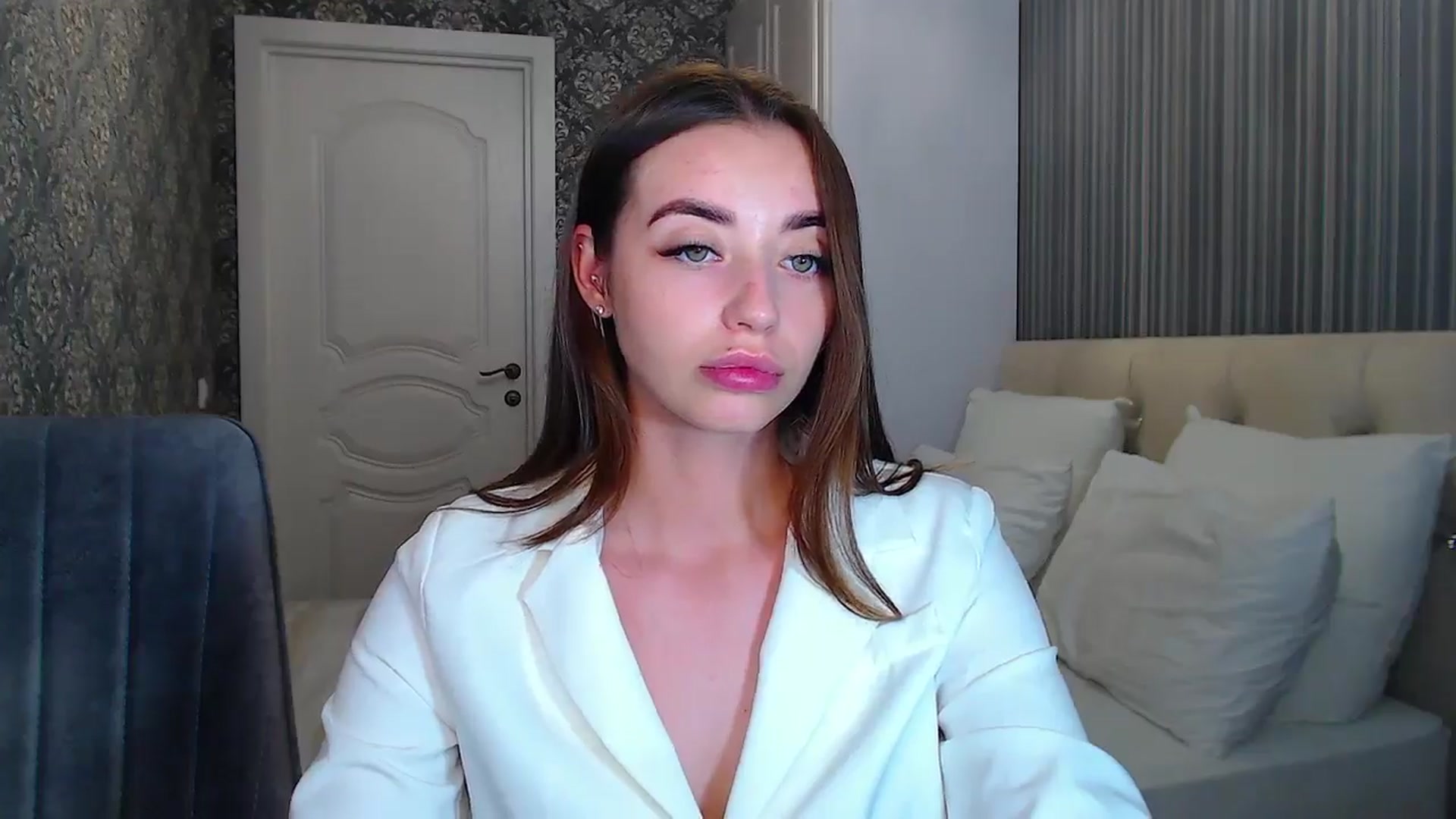 Gallery image thumbnail from EmeraldLilyyy's myfreecams stream on, 07/14/2024, 13:17 image 17 of 20