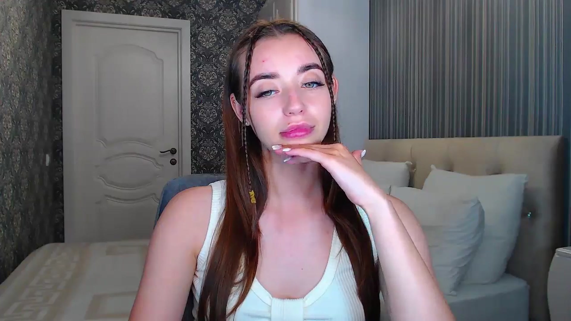 Gallery image thumbnail from EmeraldLilyyy's myfreecams stream on, 07/14/2024, 17:37 image 6 of 20