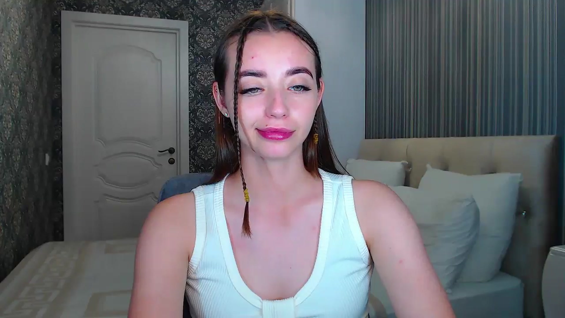 Gallery image thumbnail from EmeraldLilyyy's myfreecams stream on, 07/14/2024, 17:37 image 16 of 20