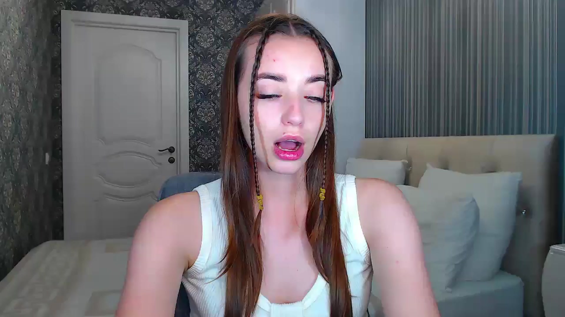 Gallery image thumbnail from EmeraldLilyyy's myfreecams stream on, 07/14/2024, 17:37 image 1 of 20