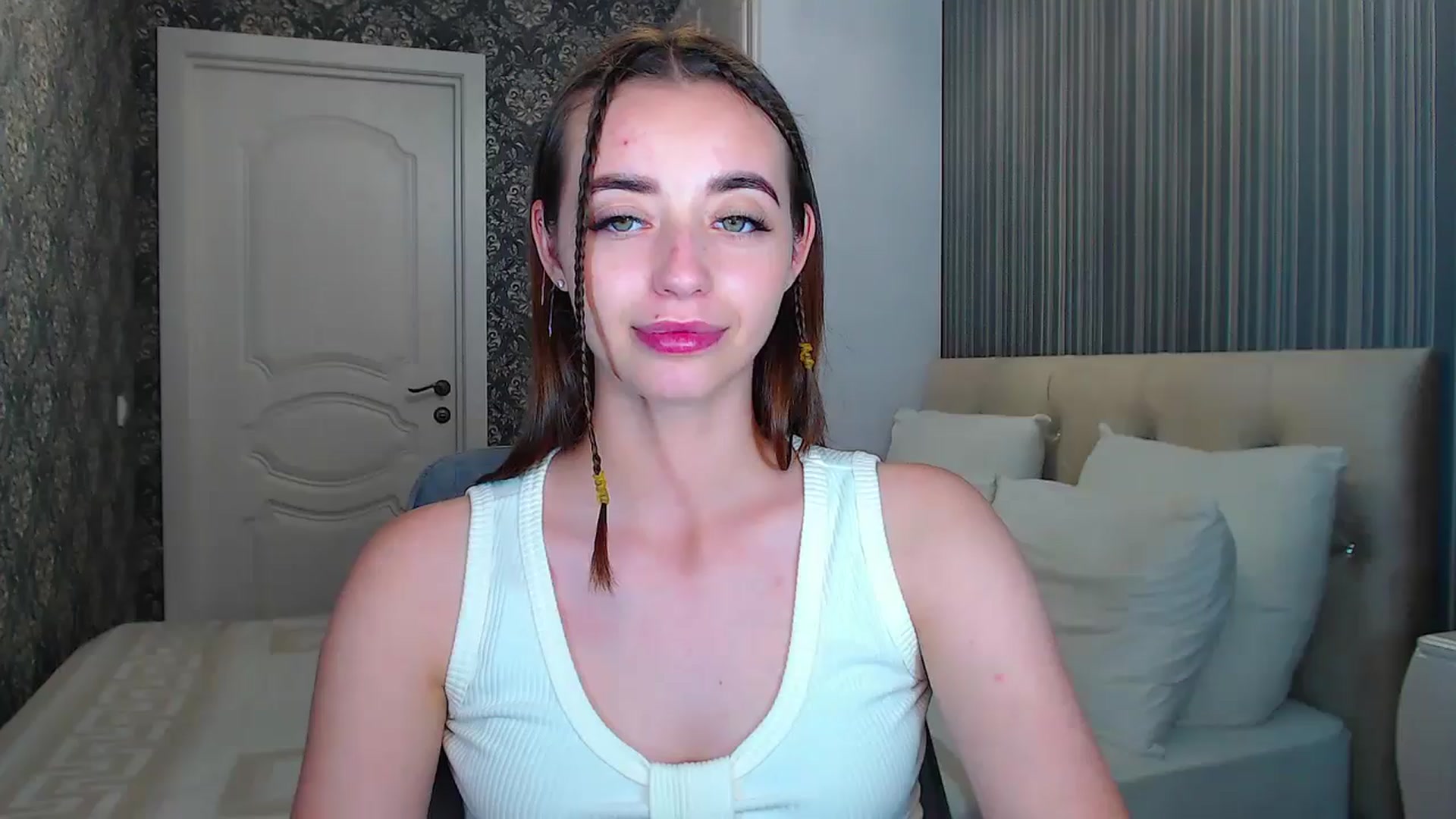 Gallery image thumbnail from EmeraldLilyyy's myfreecams stream on, 07/14/2024, 17:37 image 19 of 20