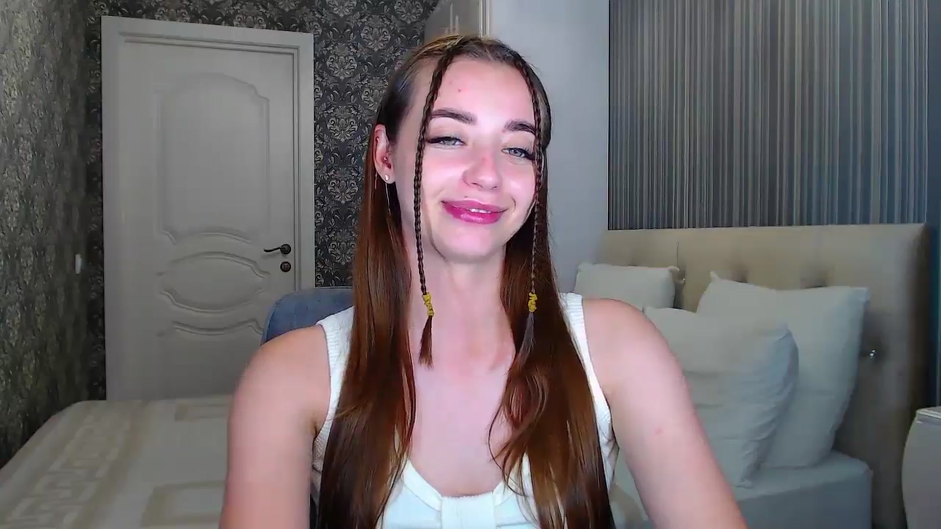 Gallery image thumbnail from EmeraldLilyyy's myfreecams stream on, 07/14/2024, 17:37 image 4 of 20