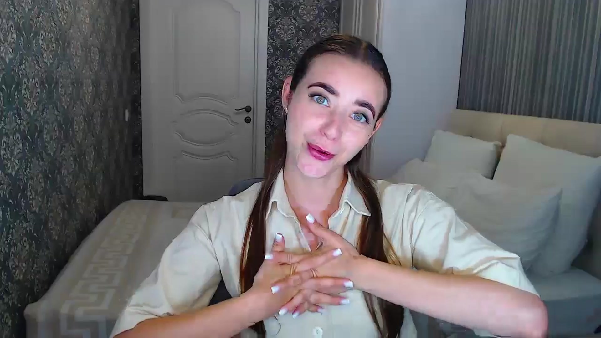 Gallery image thumbnail from EmeraldLilyyy's myfreecams stream on, 07/15/2024, 14:32 image 18 of 20