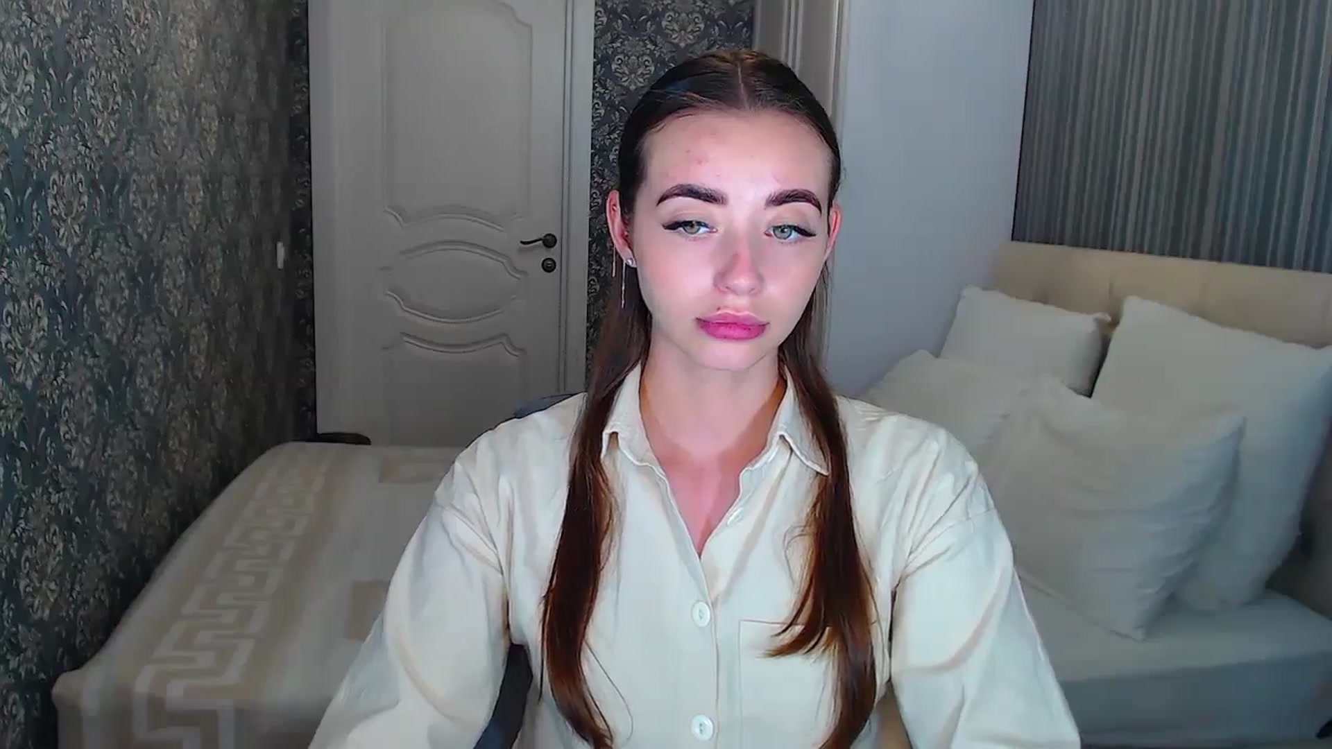 Gallery image thumbnail from EmeraldLilyyy's myfreecams stream on, 07/15/2024, 14:32 image 17 of 20
