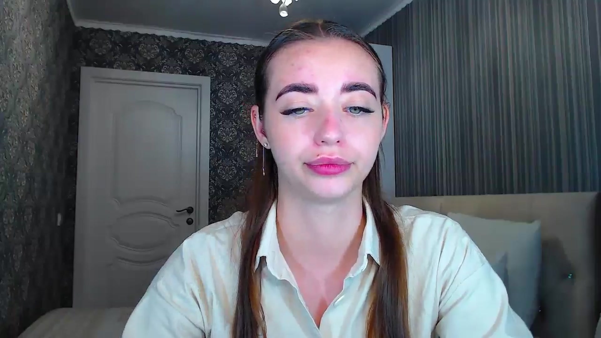 Gallery image thumbnail from EmeraldLilyyy's myfreecams stream on, 07/15/2024, 14:32 image 15 of 20