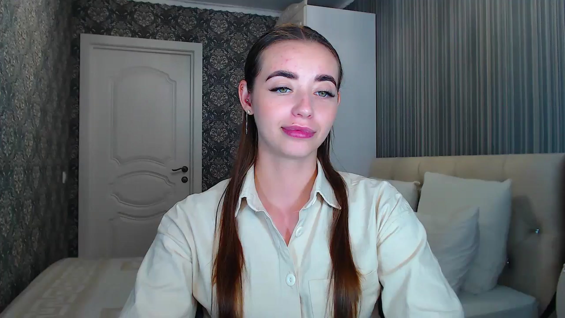 Gallery image thumbnail from EmeraldLilyyy's myfreecams stream on, 07/15/2024, 14:32 image 8 of 20